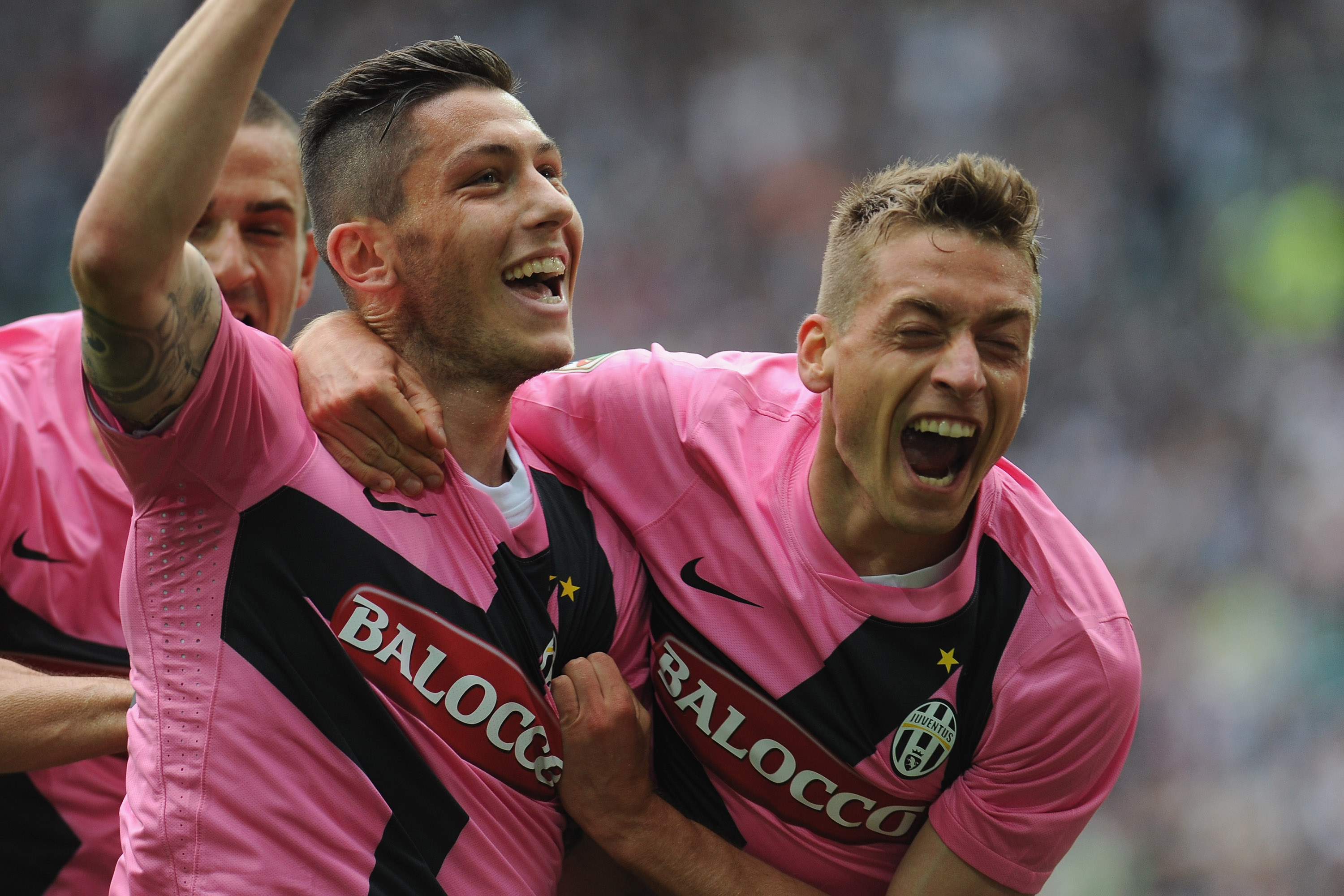 Luca Marrone och Emanuele Giaccherini jublar. Luca Marrone och Emanuele Giaccherini jublar.