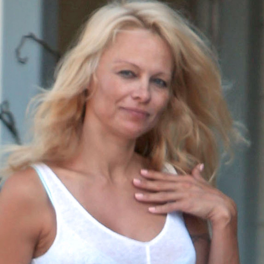 Pamela Anderson utan ett uns makeup. Pamela Anderson utan ett uns makeup.