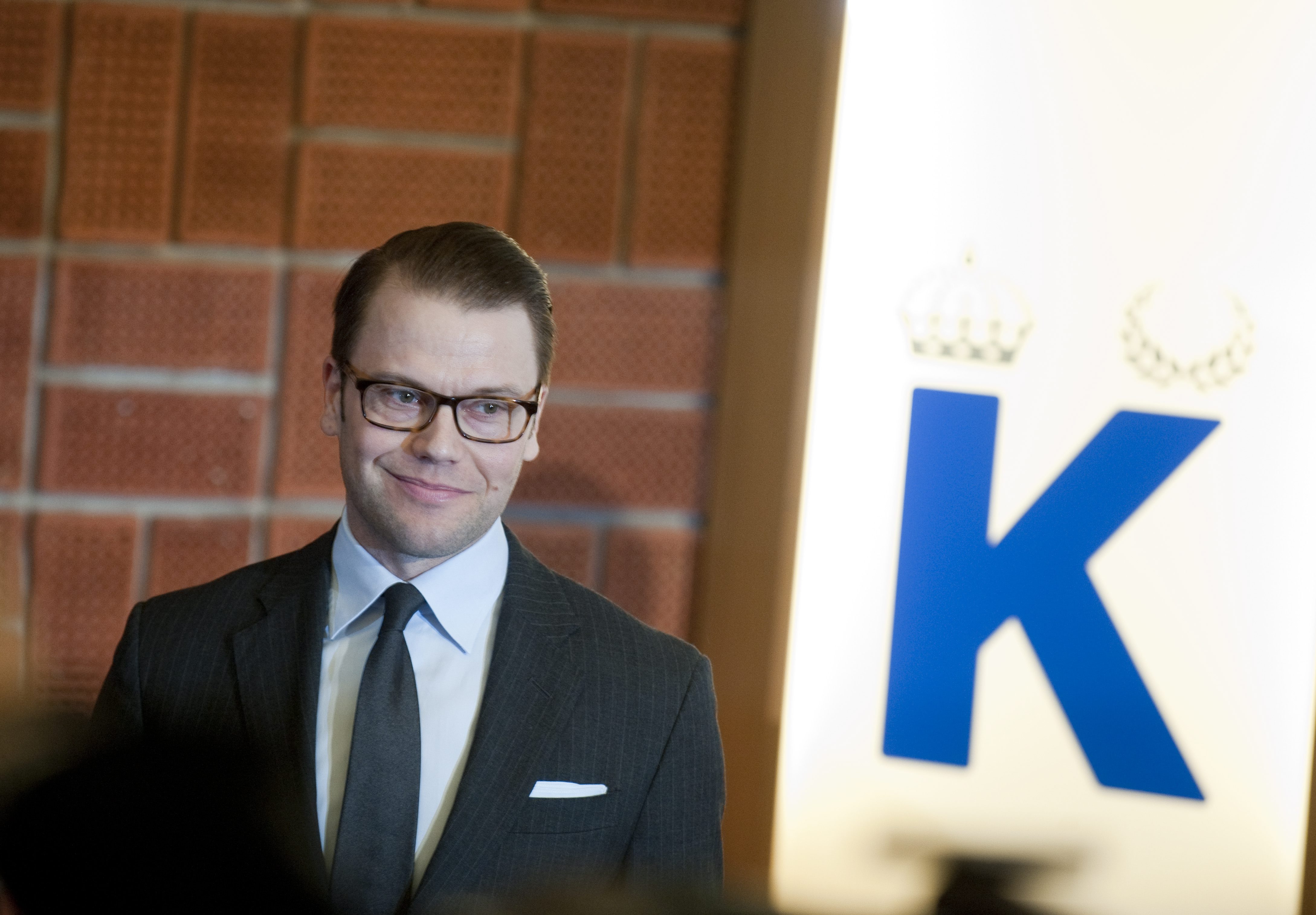 Prins Daniel berättade att det blev en prinsessa som vägde 3 280 gram och är 51 centimeter lång. Prins Daniel berättade att det blev en prinsessa som vägde 3 280 gram och är 51 centimeter lång.