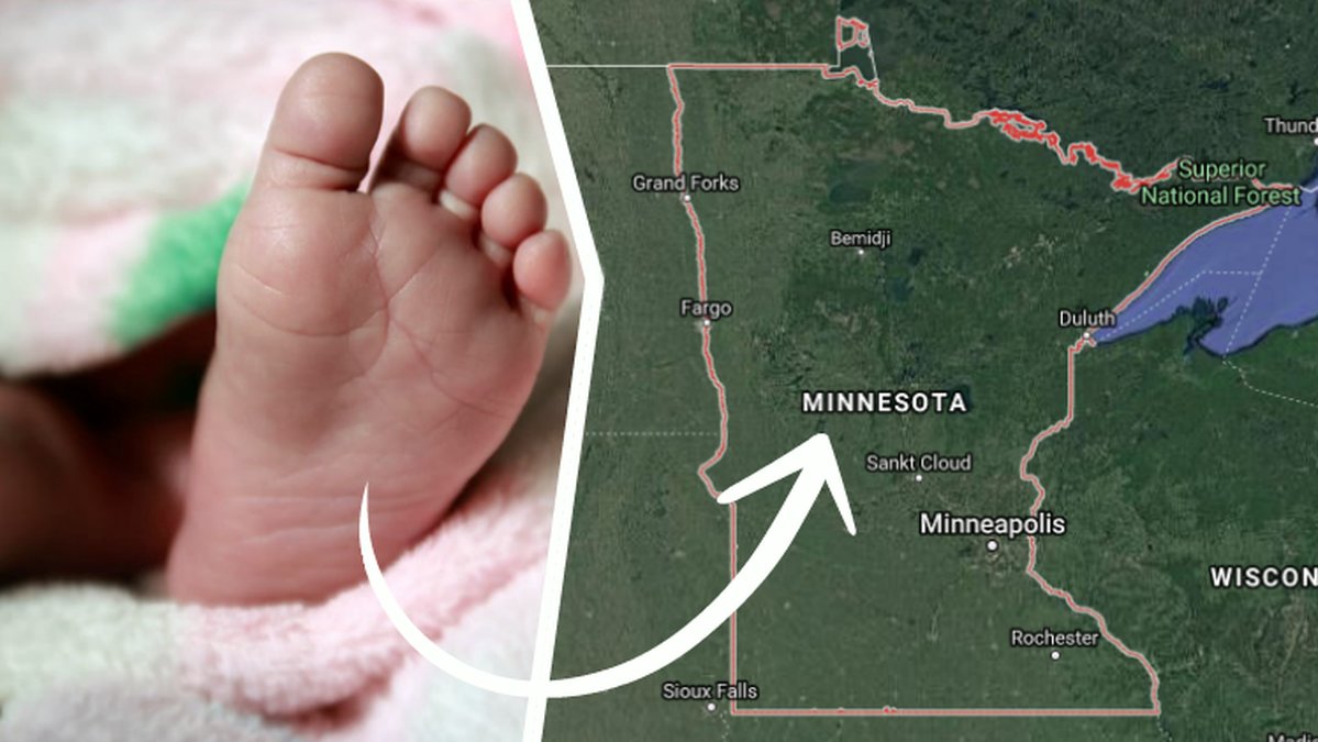 Ett barns fot och en karta med en vit pil som pekar på Minnesota.