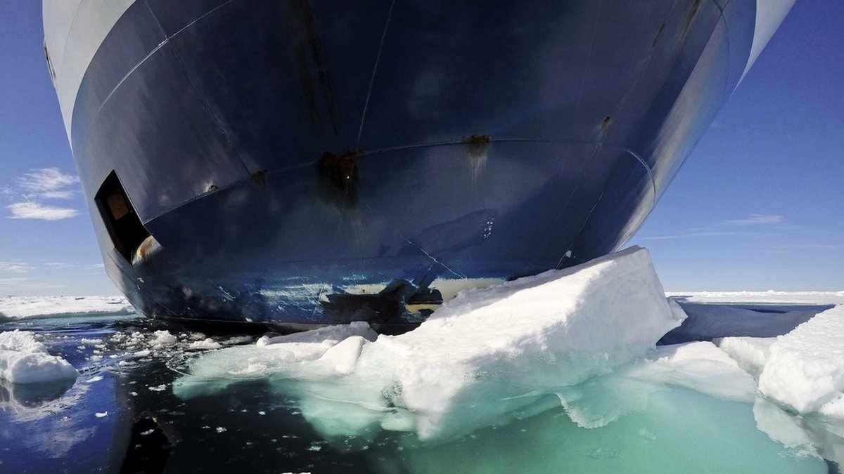 Ett forskningsprojekt ska leta nya färdvägar för fartyg i Arktis. På bilden syns den finländska isbrytaren MSV Nordica. Arkivbild.