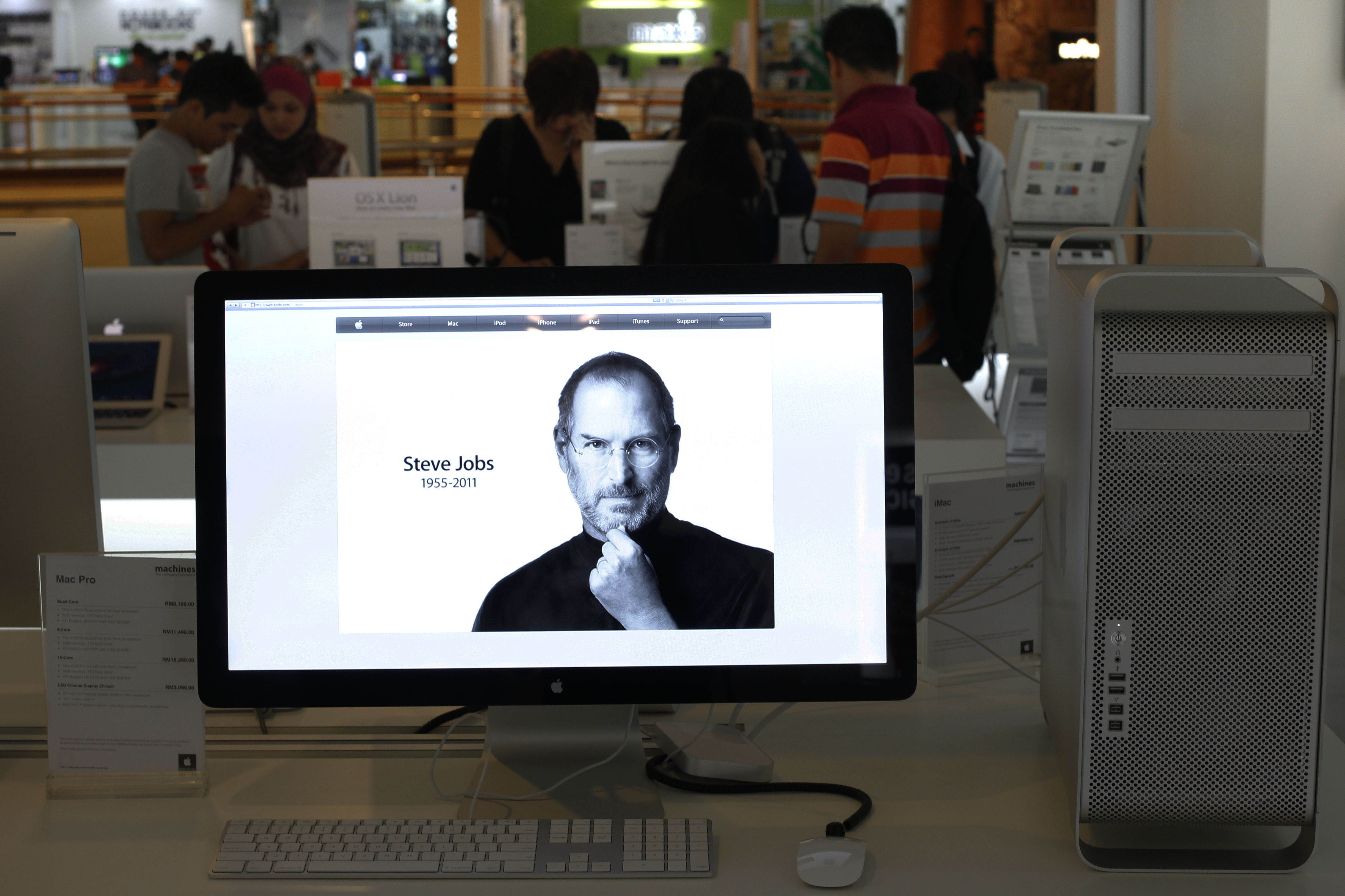 
5 oktober – Steve Jobs, 56, amerikansk entreprenör, grundare av Apple.
