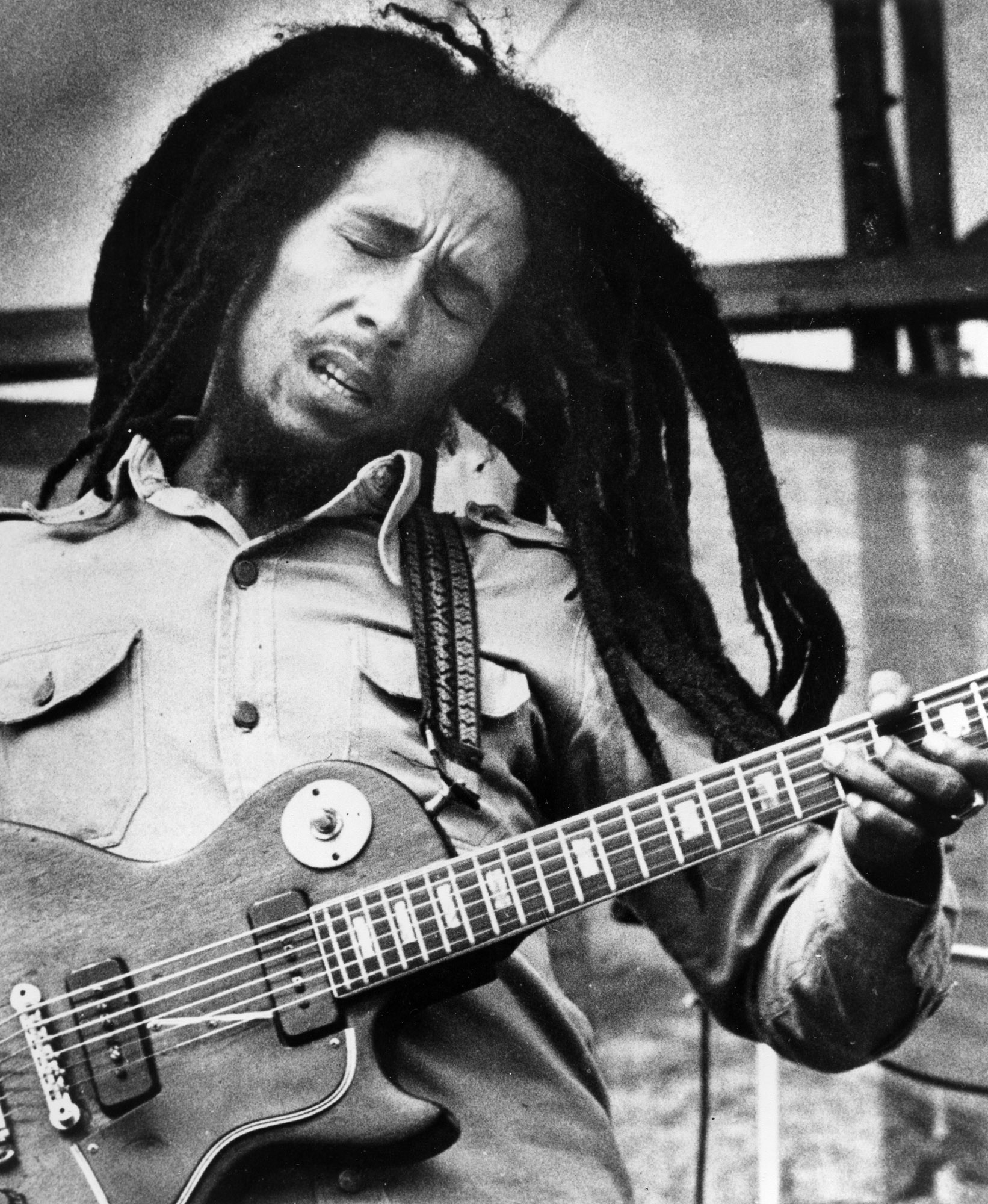 Bo Marley var son till Norval Sinclair Marley, en brittiske officeren och Cedella Booke. Fadern var dock aldrig en del av Marleys liv. Bo Marley var son till Norval Sinclair Marley, en brittiske officeren och Cedella Booke. Fadern var dock aldrig en del av Marleys liv.