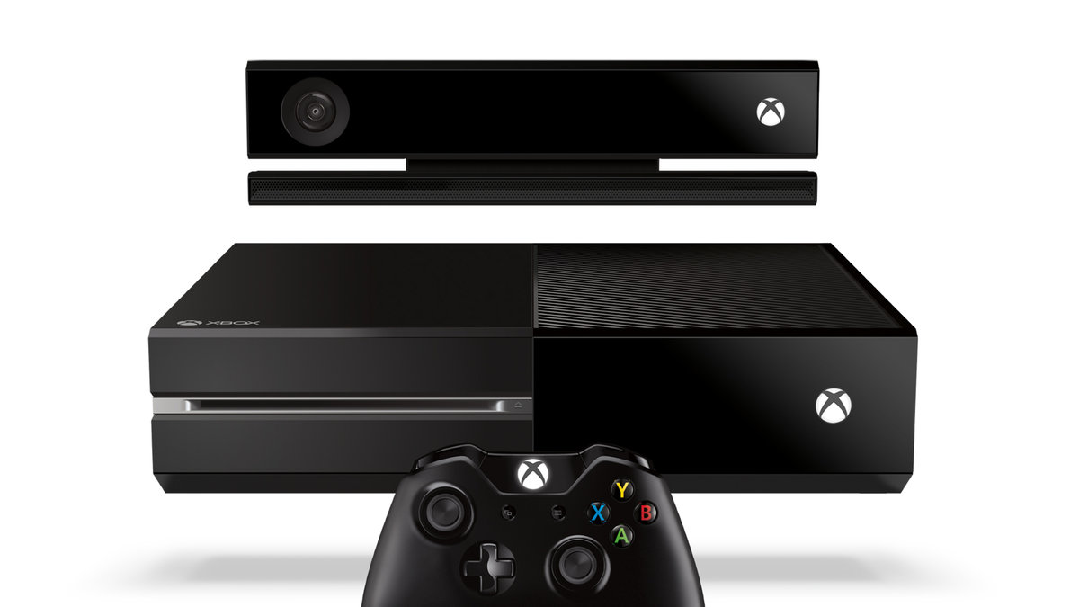Här är nya Xbox One. Ovanifrån: Kinect, konsolen, handkontrollen.