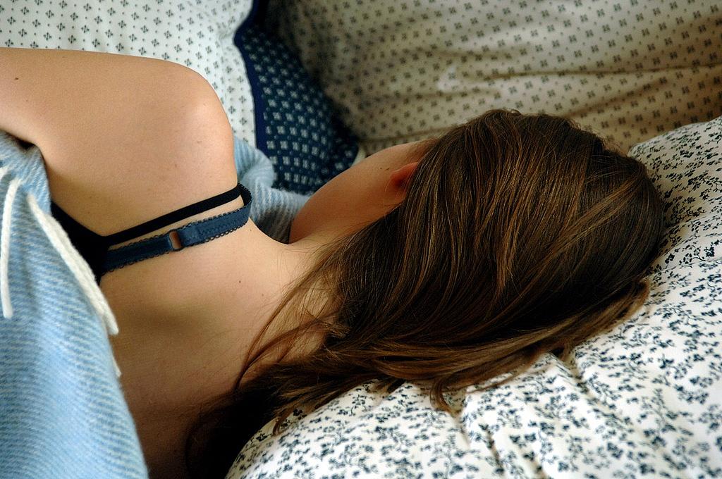En kvinna som sover. En kvinna som sover.