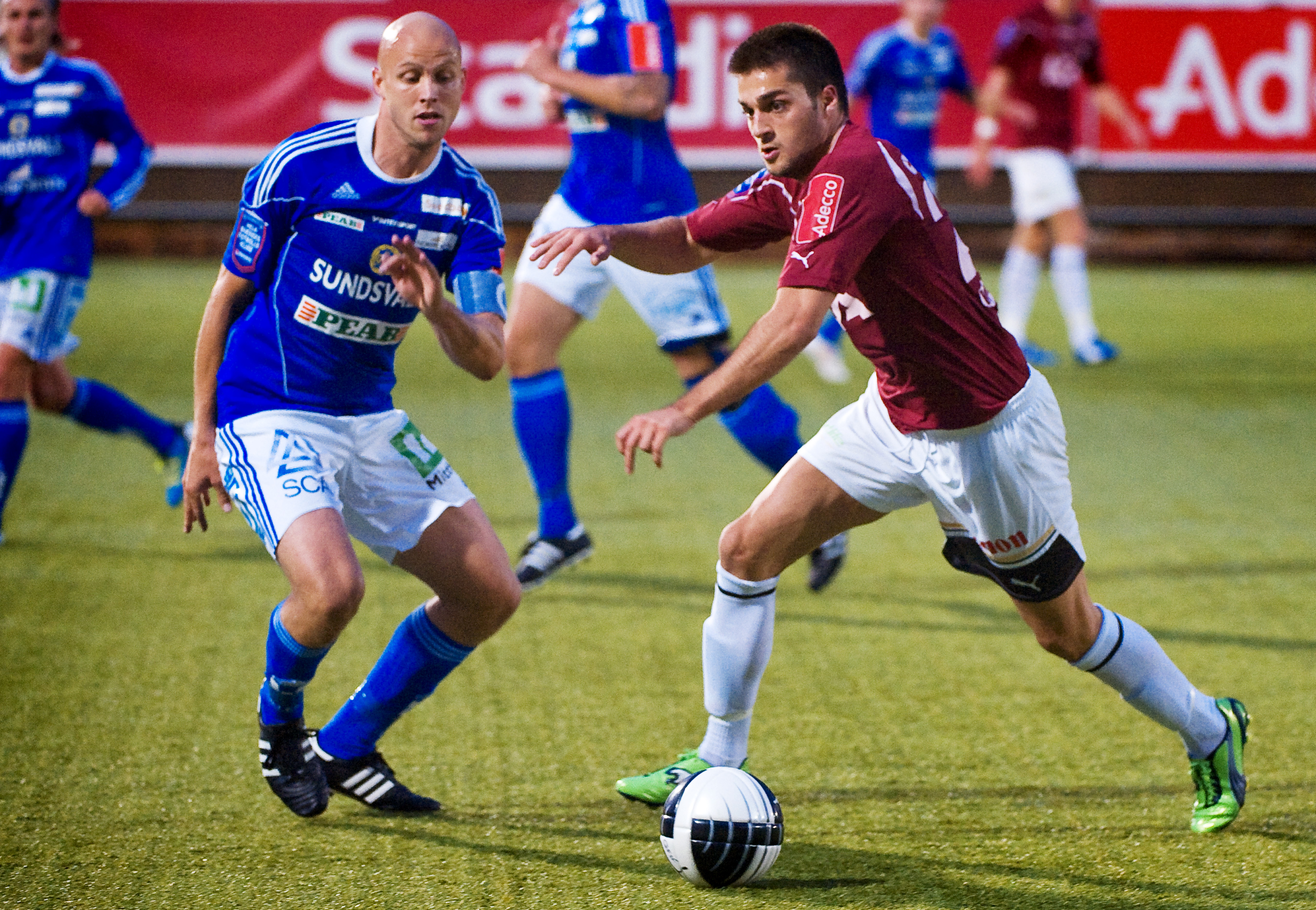 4. Stefan Ålander, mittback. Betyg: 3/5. En av få med mycket allsvensk rutin i bagaget. Smart spelare, bra i positionsspelet. 4. Stefan Ålander, mittback. Betyg: 3/5. En av få med mycket allsvensk rutin i bagaget. Smart spelare, bra i positionsspelet.