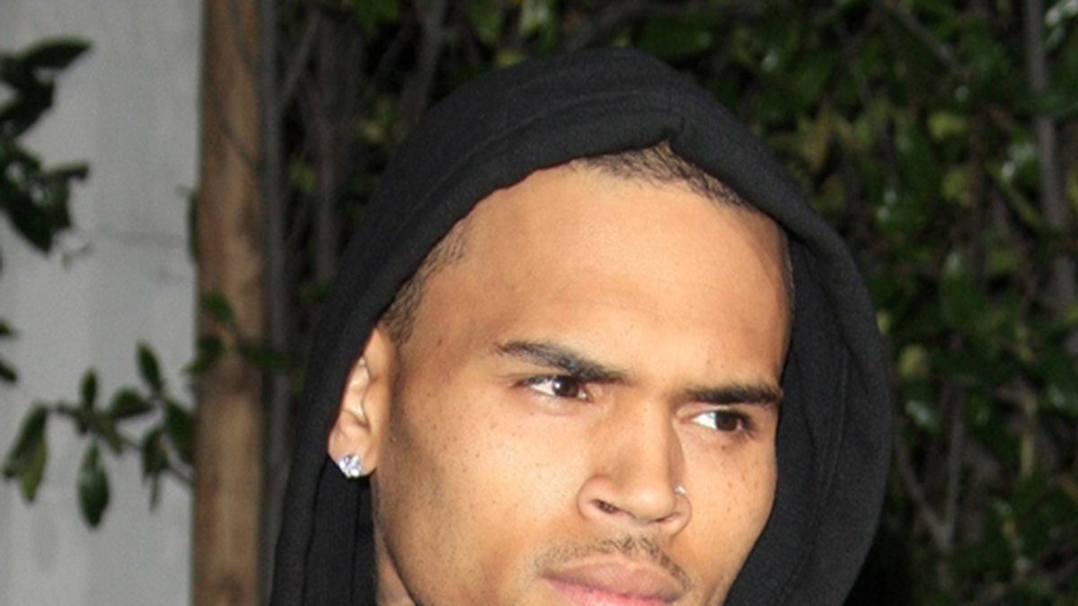 Enligt Molly Sandén var superstjärnan Chris Brown "totalt speedad på droger". 