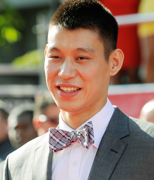 Plötsligt var namnet Jeremy Lin på allas läppar. Han värvades i december 2011 till New York Knicks och blev snabbt basketpublikens favorit. 2012 var verkligen Jeremys år. Plötsligt var namnet Jeremy Lin på allas läppar. Han värvades i december 2011 till New York Knicks och blev snabbt basketpublikens favorit. 2012 var verkligen Jeremys år.