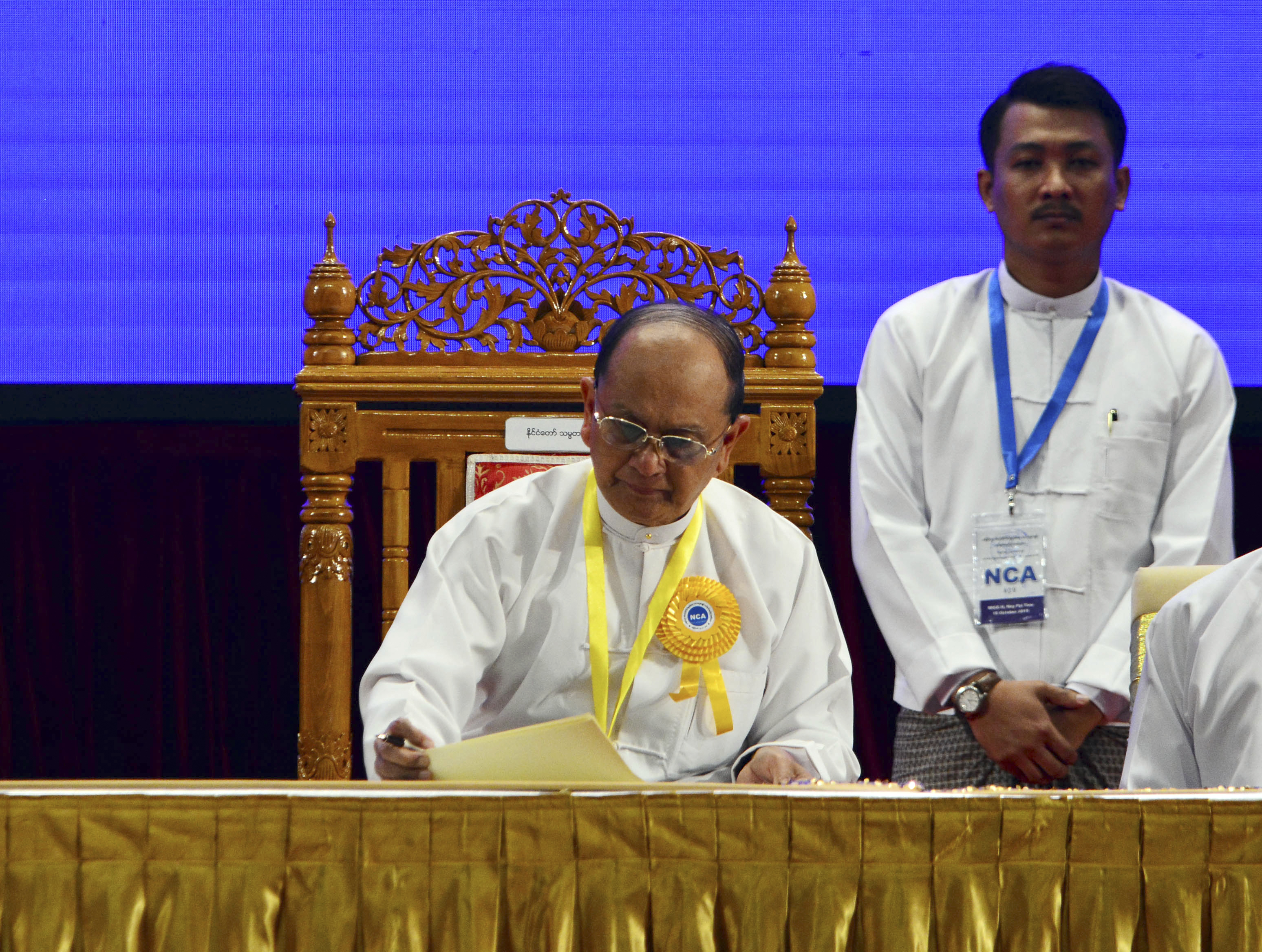 I Burma får man inte skriva vad man vill på internet. Särskilt inte om regeringen.
