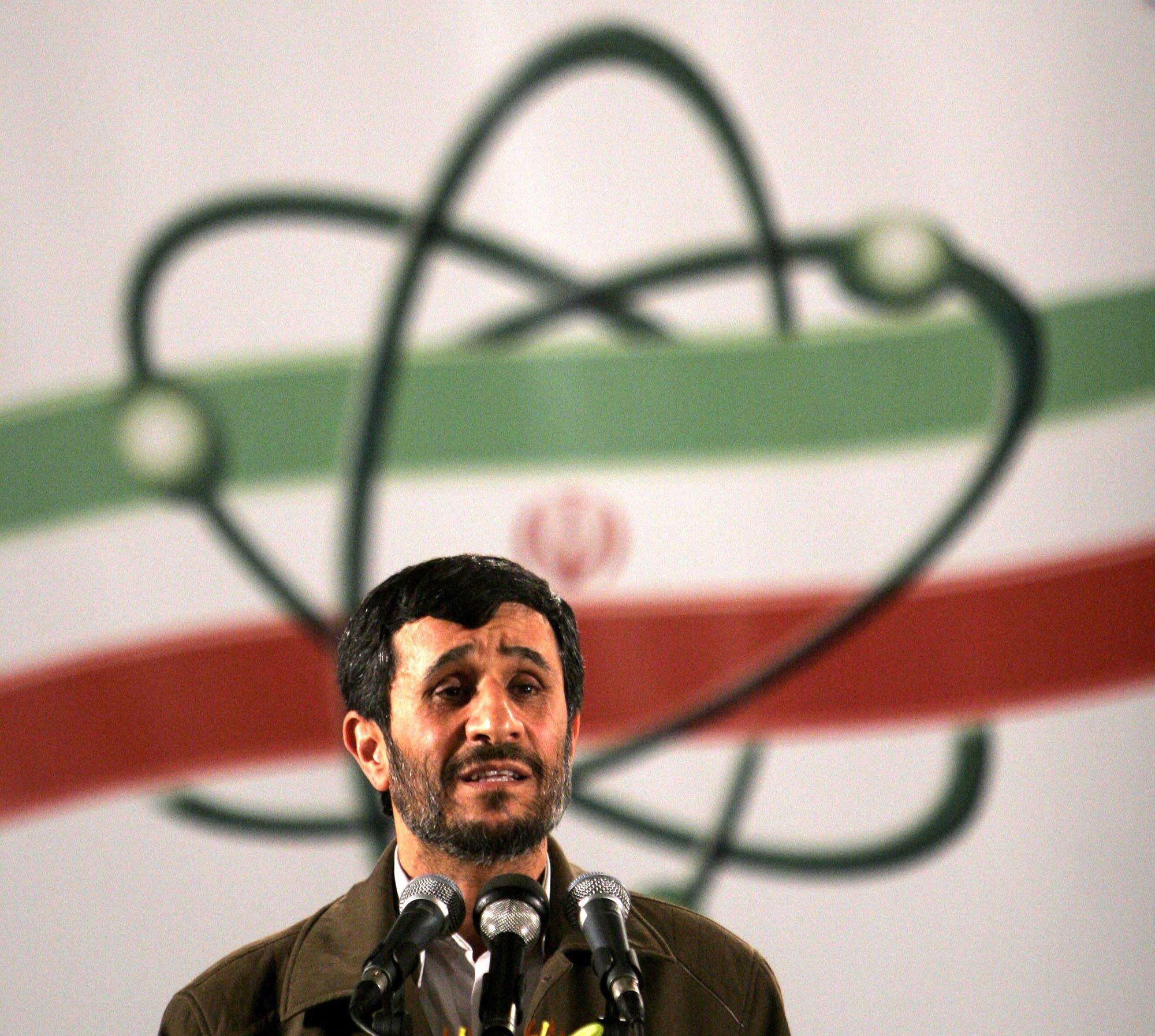 Ministrar från den iranska regeringen har nämligen citerats med planer på att öppna upp ett eget internetnätverk för invånarna i landet.
På bilden ses Irans president, Mahmoud Ahmadinejad.