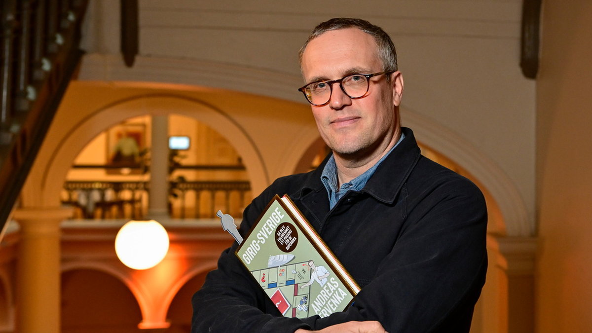 Andreas Cervenka med boken 'Girig-Sverige' är en av de nominerade i kategorin årets röst. Arkivbild.