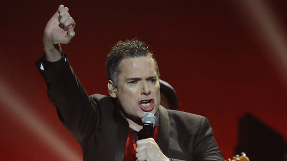 Thorsten Flinck framförde bidraget "Jag reser mig igen" i Melodifestivalen år 2012. 