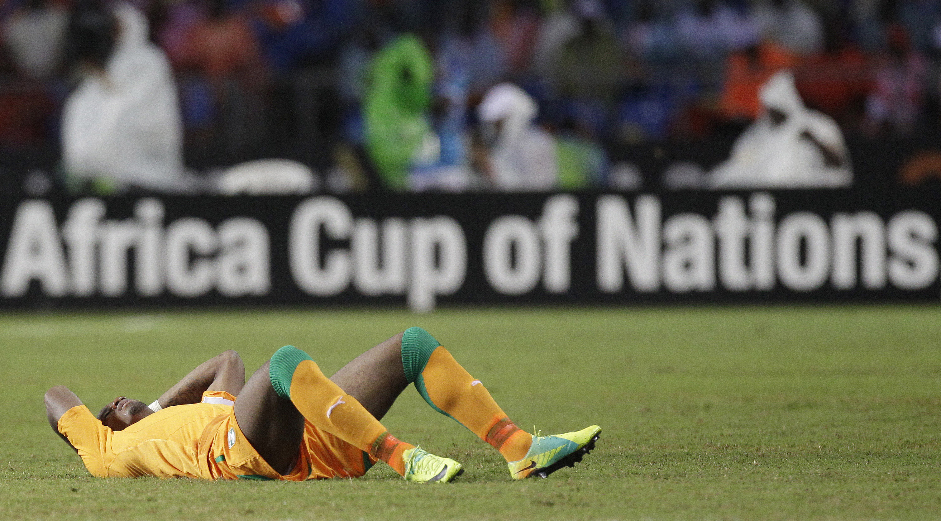 Didier Drogba deppar efter förlusten. 