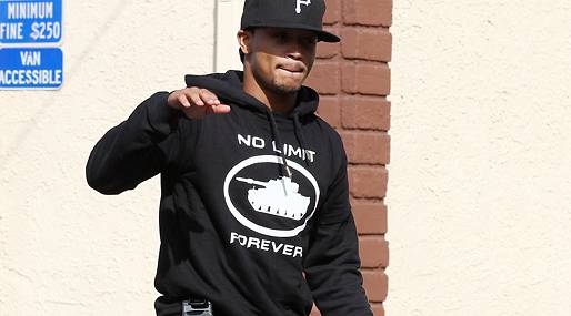 Rapstjärnan Romeo "Lil Romeo" Miller, 23, råkade dela med sig av en sexig bild på sig själv där han poserar i kalsonger som avslöjade hans eh, paket. Rapstjärnan Romeo "Lil Romeo" Miller, 23, råkade dela med sig av en sexig bild på sig själv där han poserar i kalsonger som avslöjade hans eh, paket.