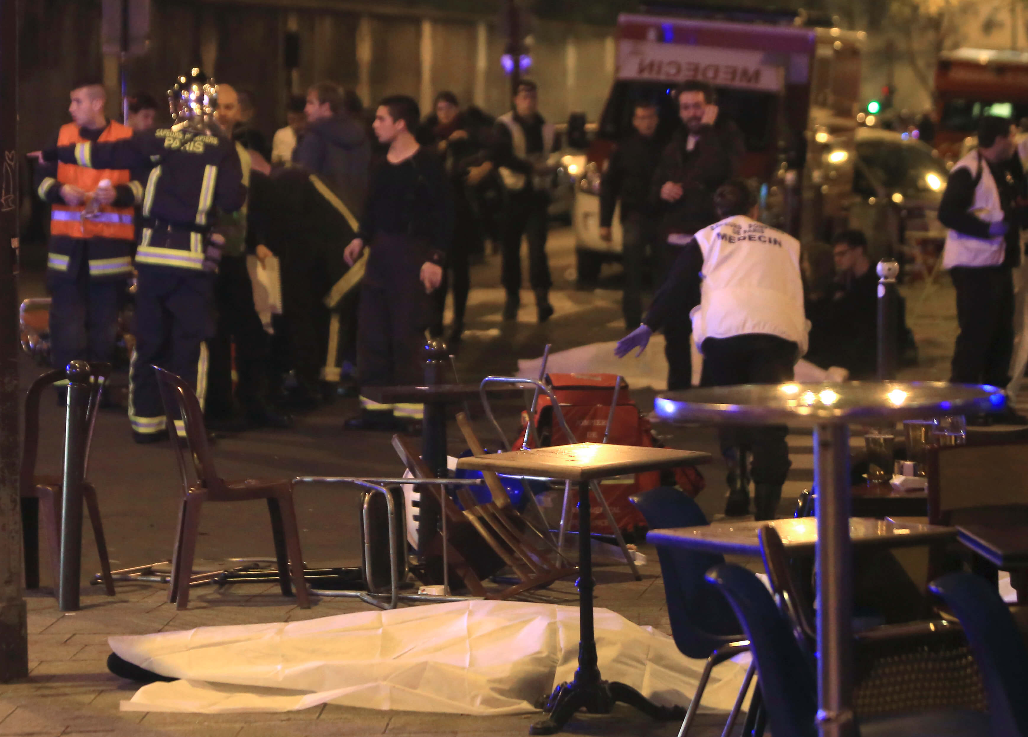 Bilder från attackerna i Paris Bilder från attackerna i Paris