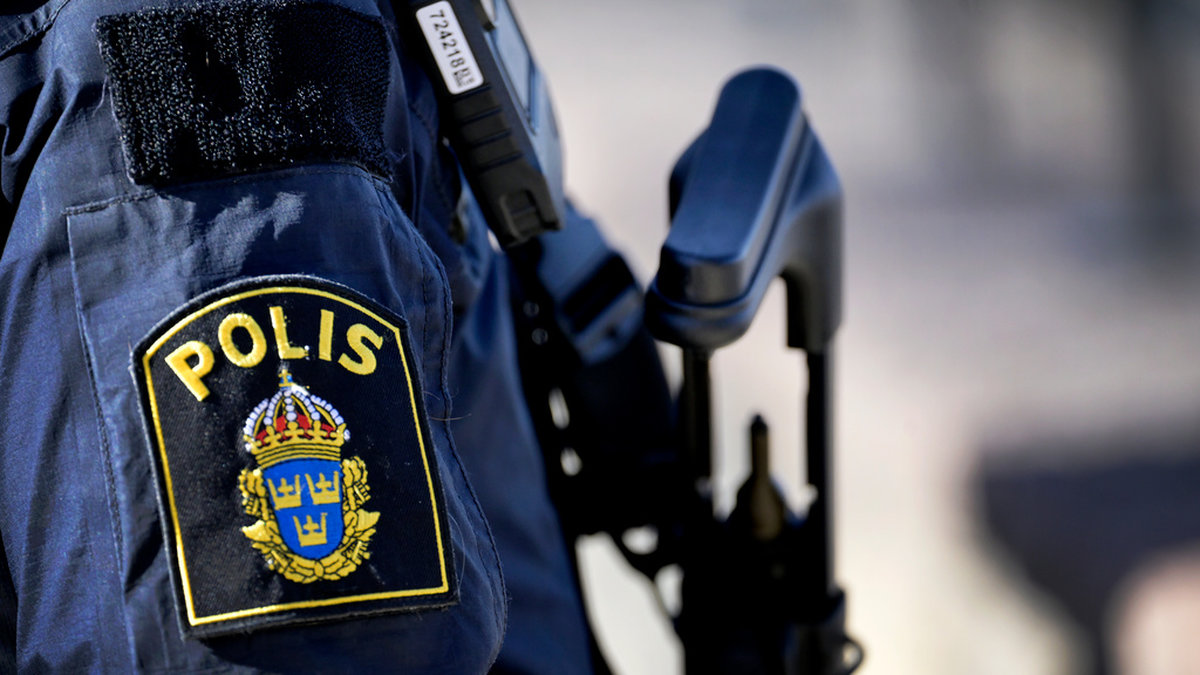 En polisjakt efter en beväpnad person rapporteras pågå i Bollnäs. Arkivbild.
