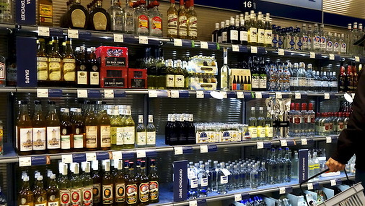 En ny undersöknng visar att en bloggarnas glorifierade bild av alkohol kan få dess läsare att dricka mer. 