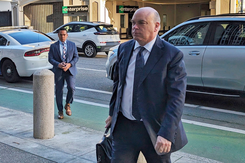 Mike Lynch i San Francisco i samband med en av rättsförhandlingarna tidigare i år.