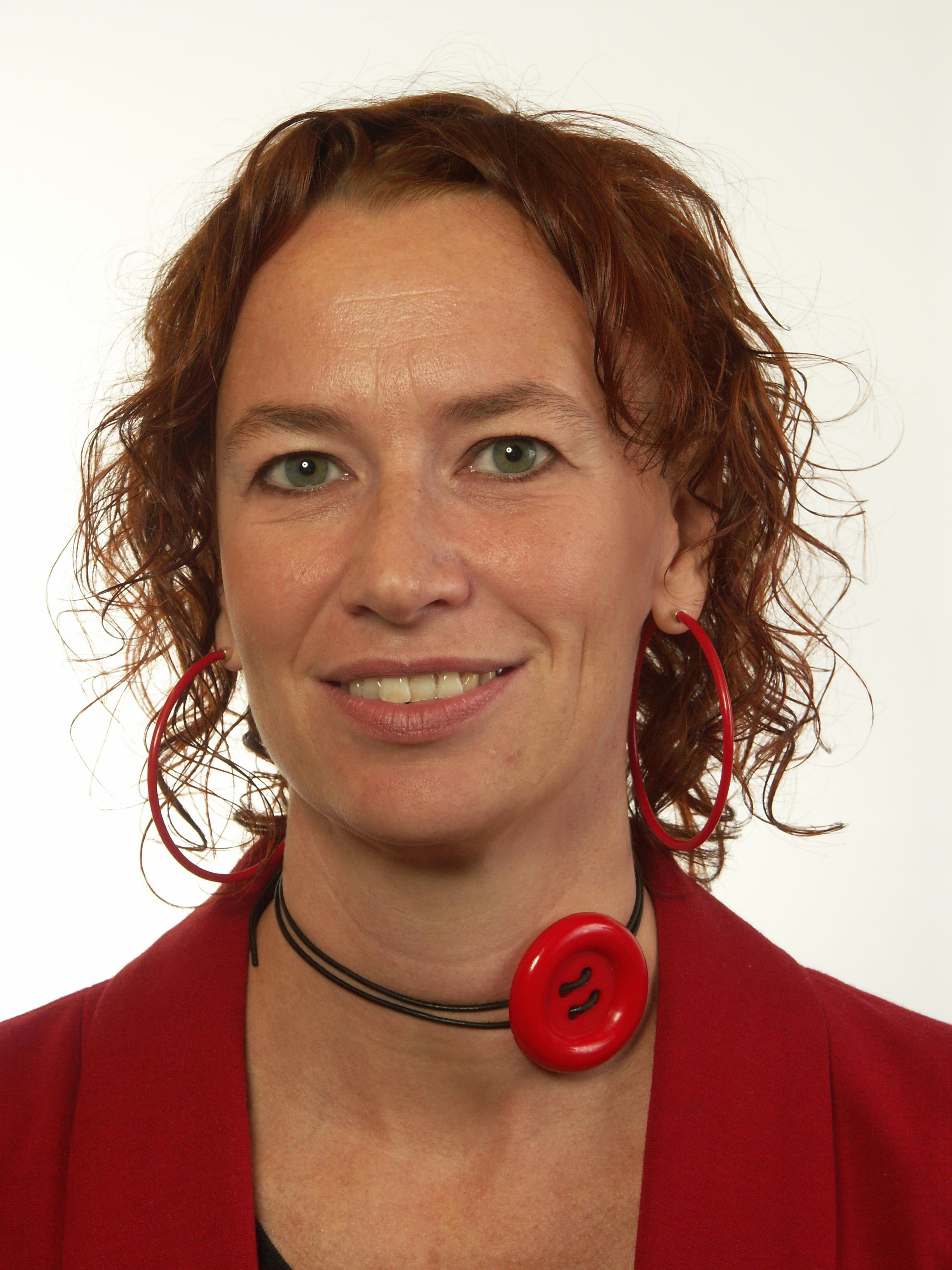 Christina Höj Larsen (V) lovar att vara med och protestera när Ganna ska utvisas.