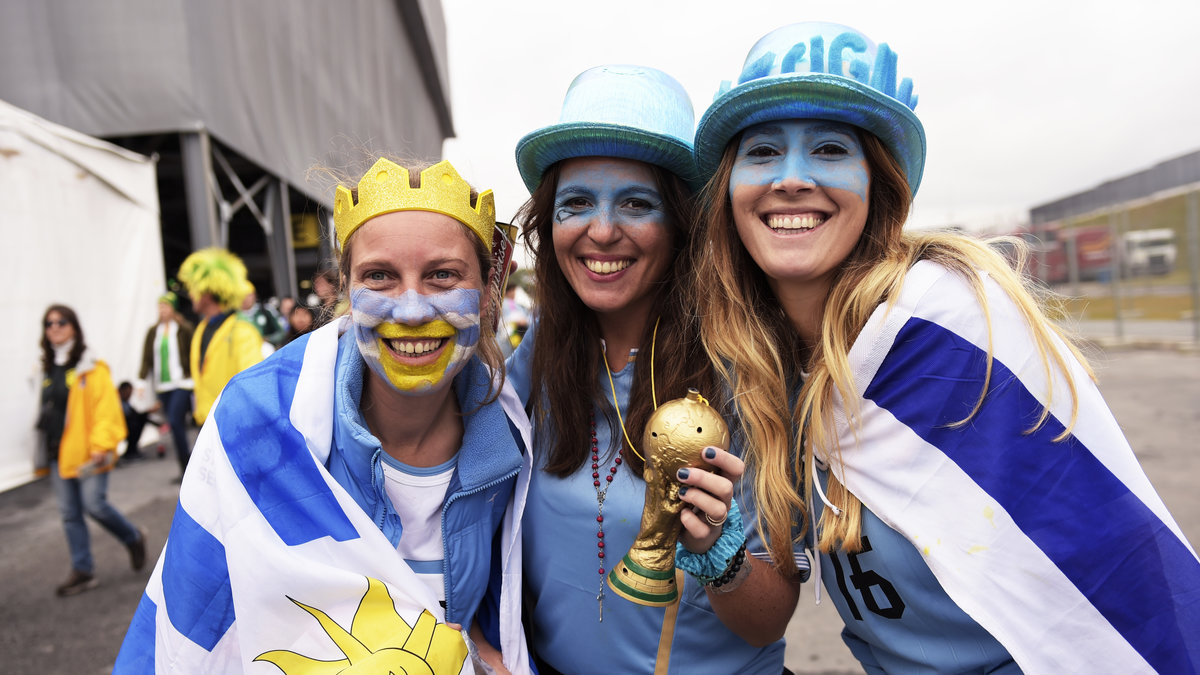 Uruguayanska fans innan match. 