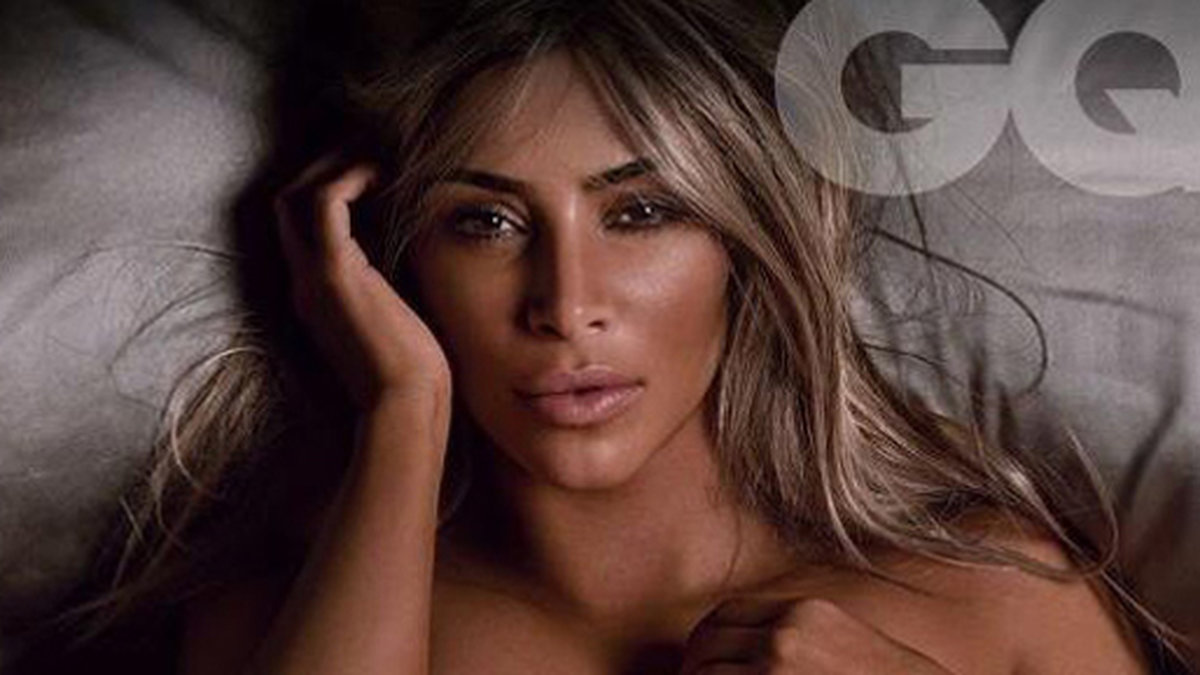 Kim Kardashian poserar i tidningen GQ.