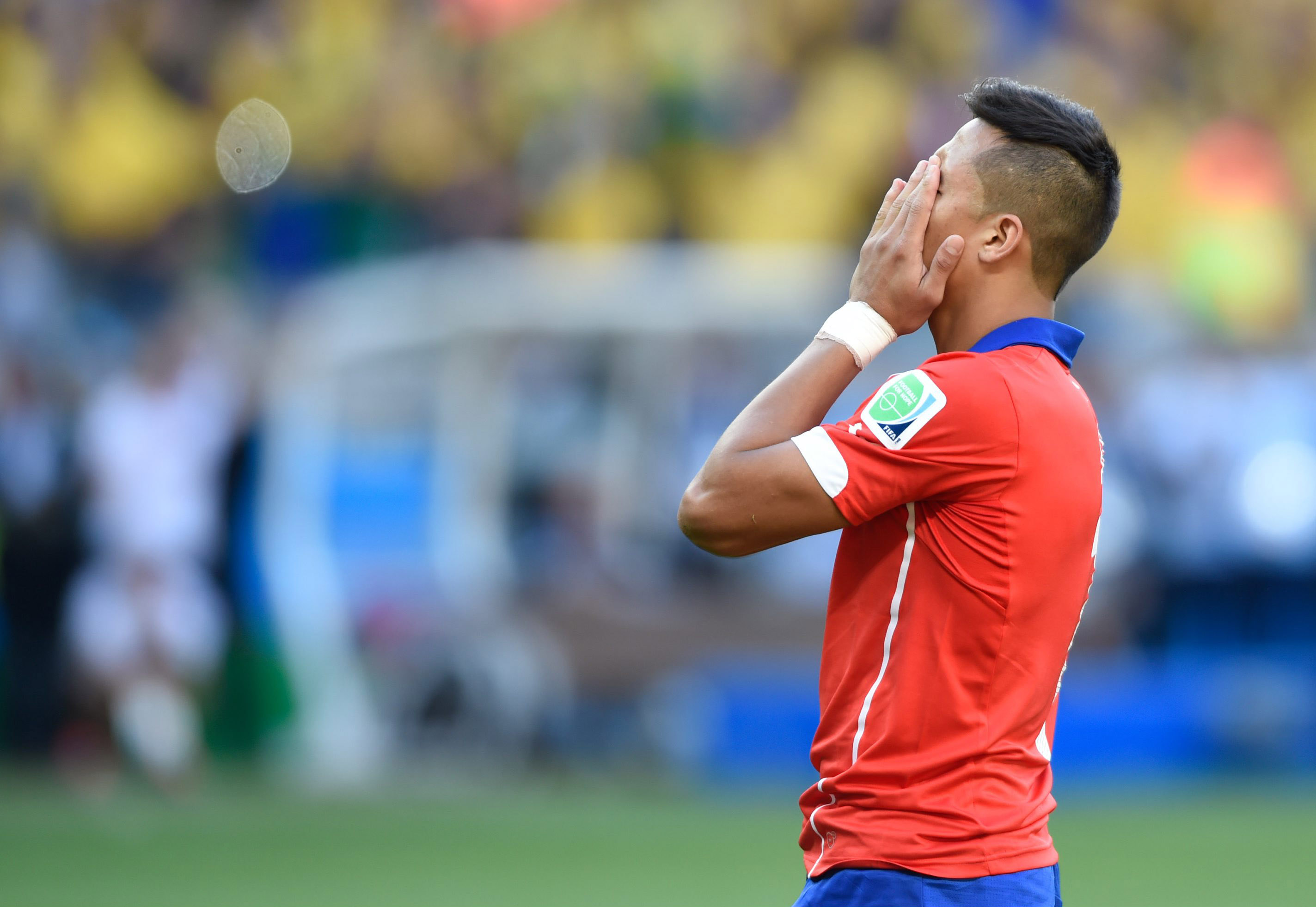 Alexis Sanchez, Chile efter sin missade straff mot Brasilien. 