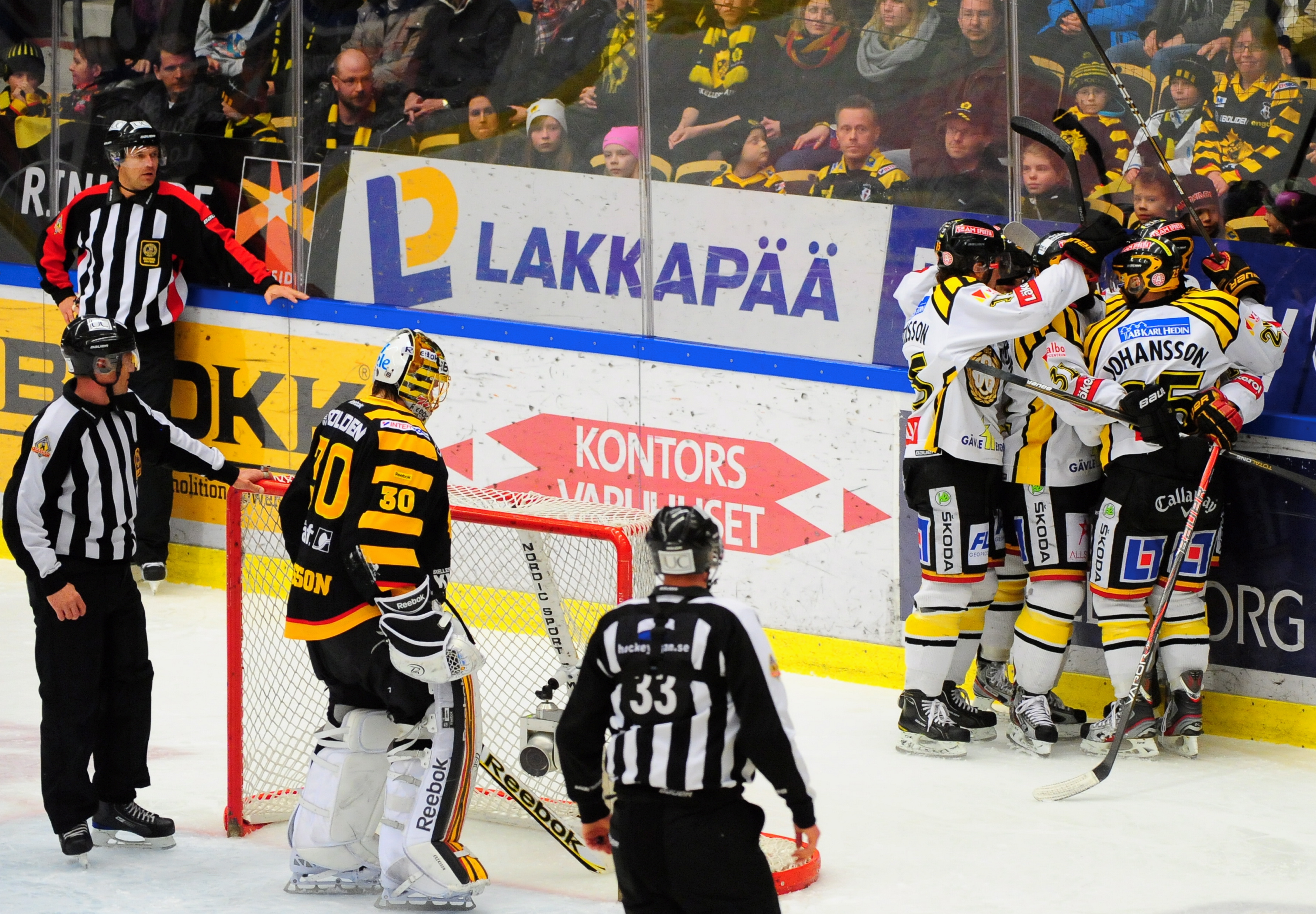 Brynäs tog en övertygande seger i den första SM-finalen. 6-3 och ett rejält spelövertag för Silfverberg och Co. Brynäs tog en övertygande seger i den första SM-finalen. 6-3 och ett rejält spelövertag för Silfverberg och Co.