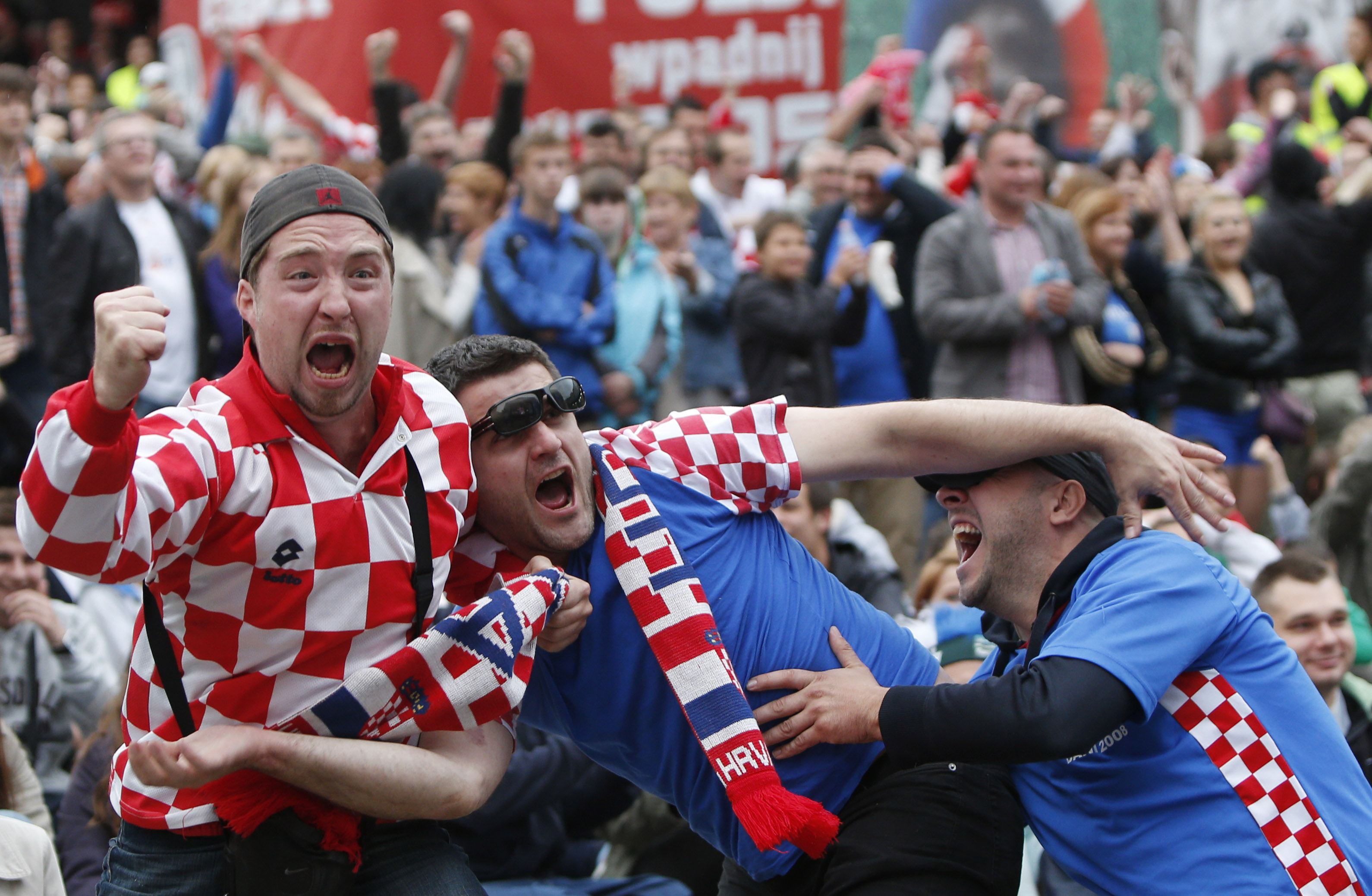 De kroatiska fansen hade bland annat rasistiska symboler på arenan och ropade även rasistiska slagord.