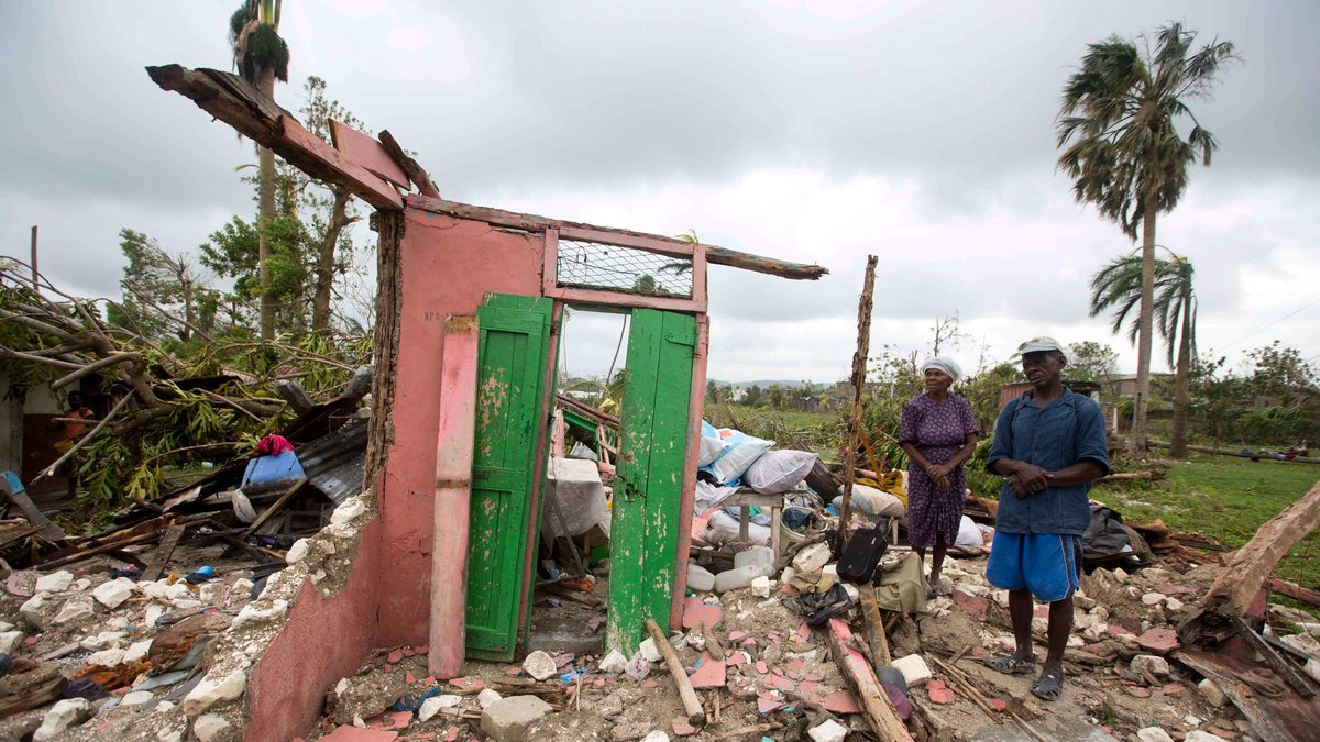 Människor på Haiti har mist sina bostäder.