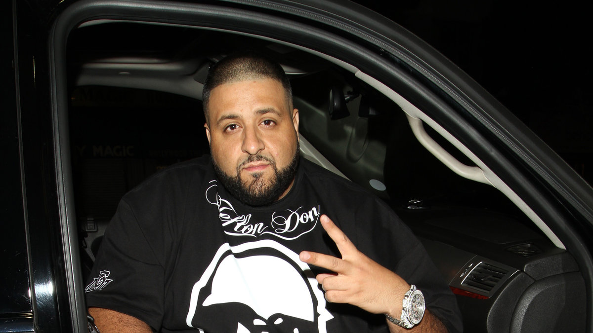 R 'n' B-artisten DJ Khaled släpper plattan "Suffering From Success" 22 oktober, och i vanlig anda gästas han av bland andra Nicki Minaj, Wayne, Drake, Rick Ross och Future.