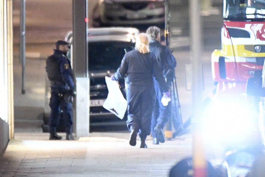 Misstänkt föremål Bilder rörande terrordådet på Drottninggatan