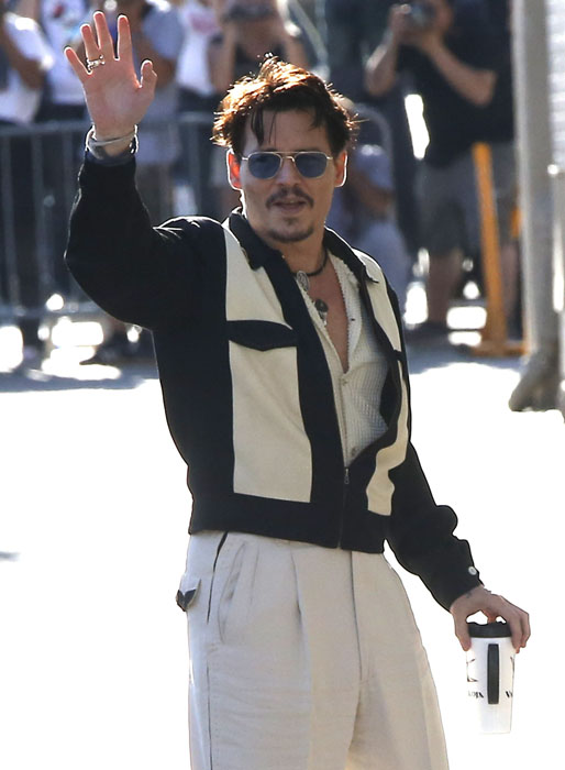 Johnny Depp ska gästa Jimmy Kimmel Live. Johnny Depp ska gästa Jimmy Kimmel Live.