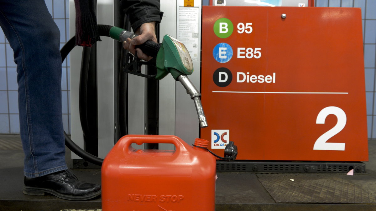 I Mexico och Malaysia är bensinen billig, knappt sex kronor per liter. I Hong Kong är literpriset 15 kronor. 