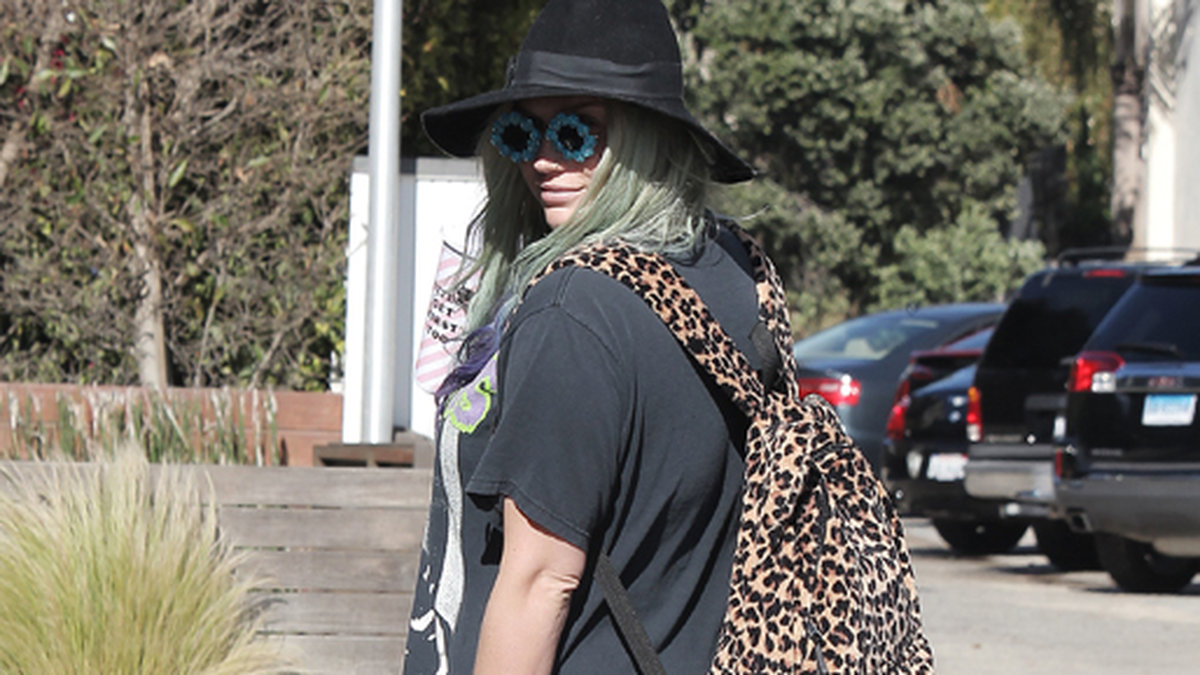 Kesha njuter av solen i Los Angeles. 