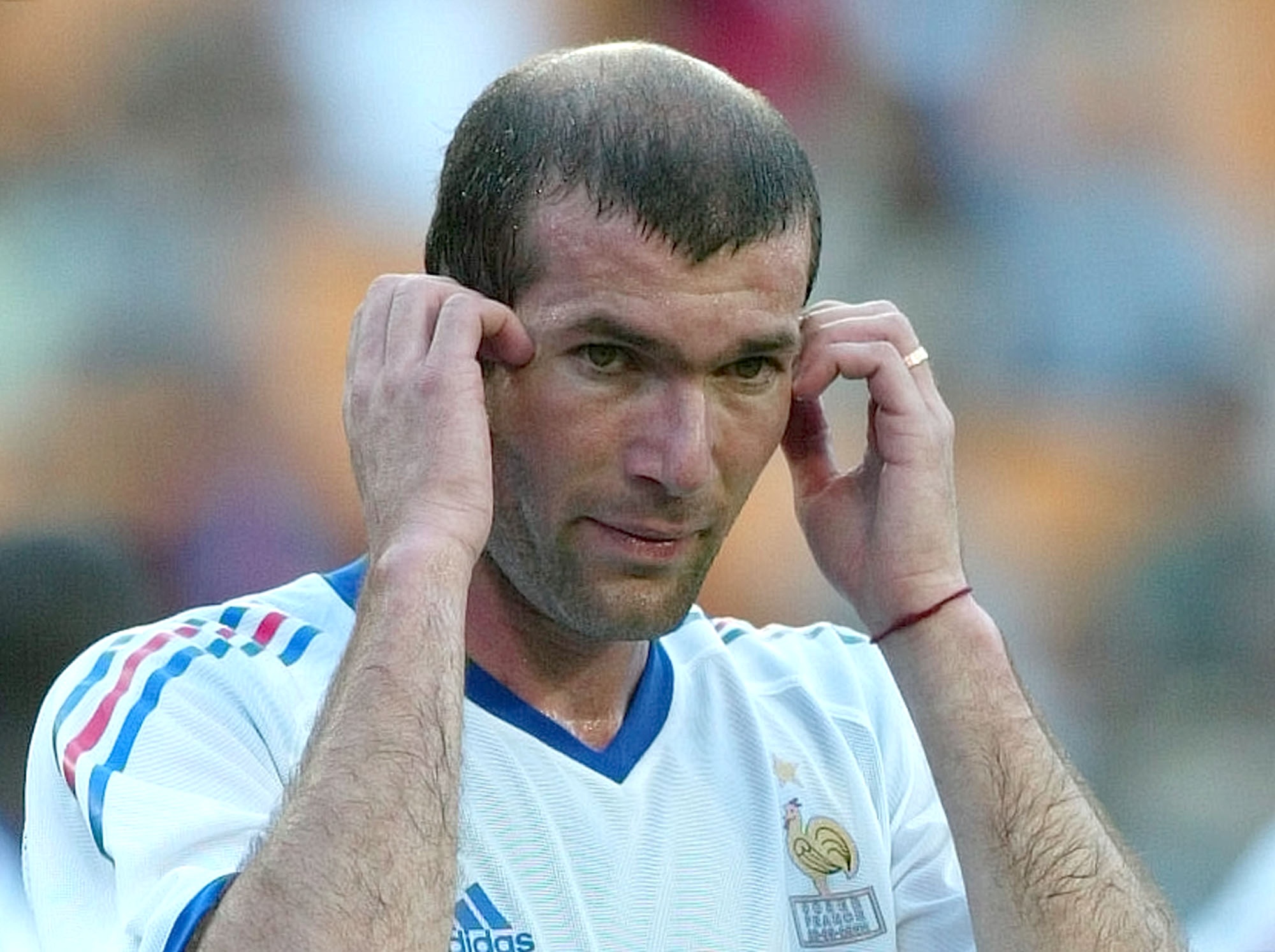 Innermittfältare: Zinedine Zidane, Frankrike. Var aktiv mellan 1988 och 2006. De stora matchernas man. Zizou vann allt på den högsta nivån och blev utsedd till världens bäste fotbollsspelare tre gånger. 