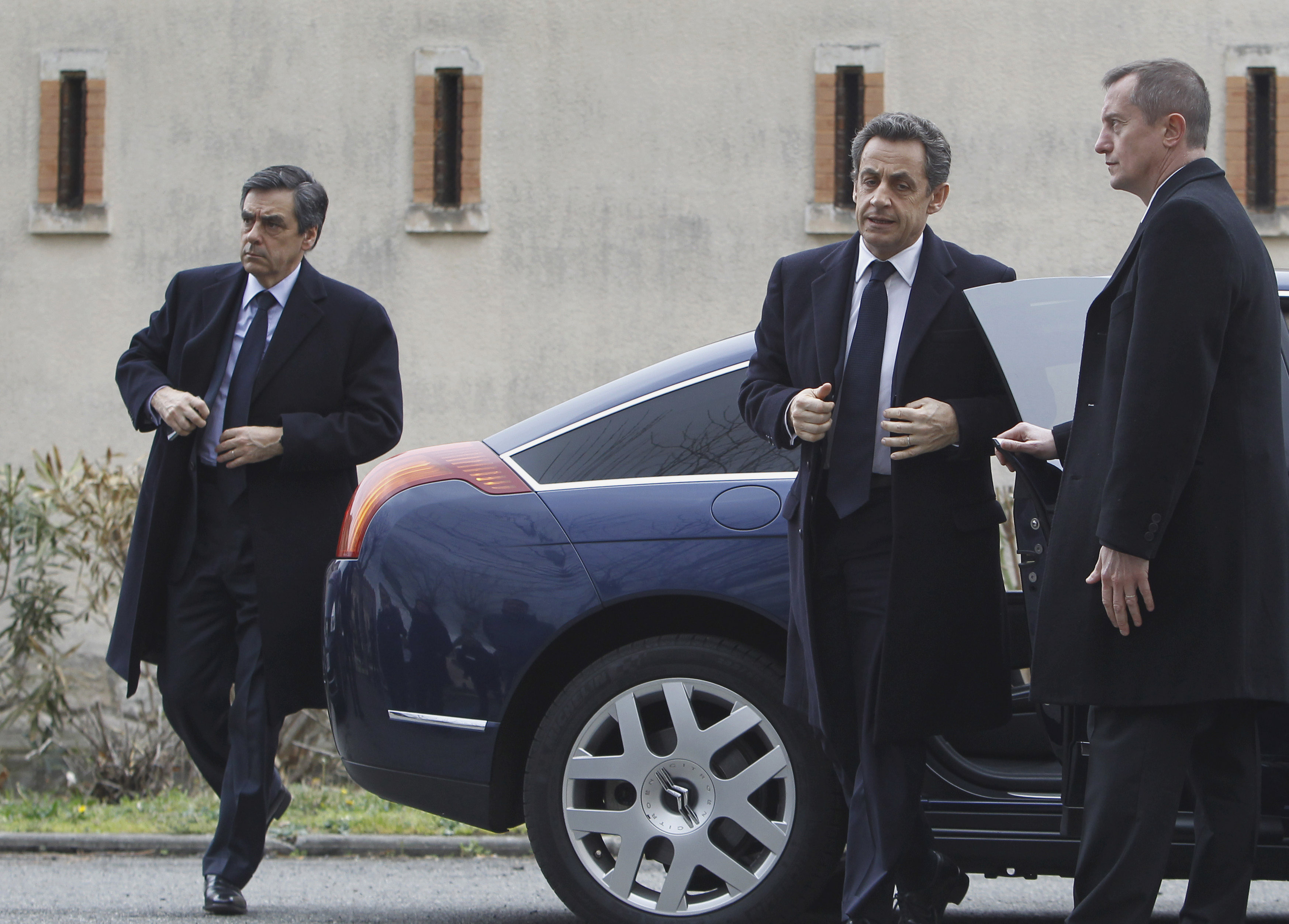 Senare under dagen dök president Sarkozy upp. 