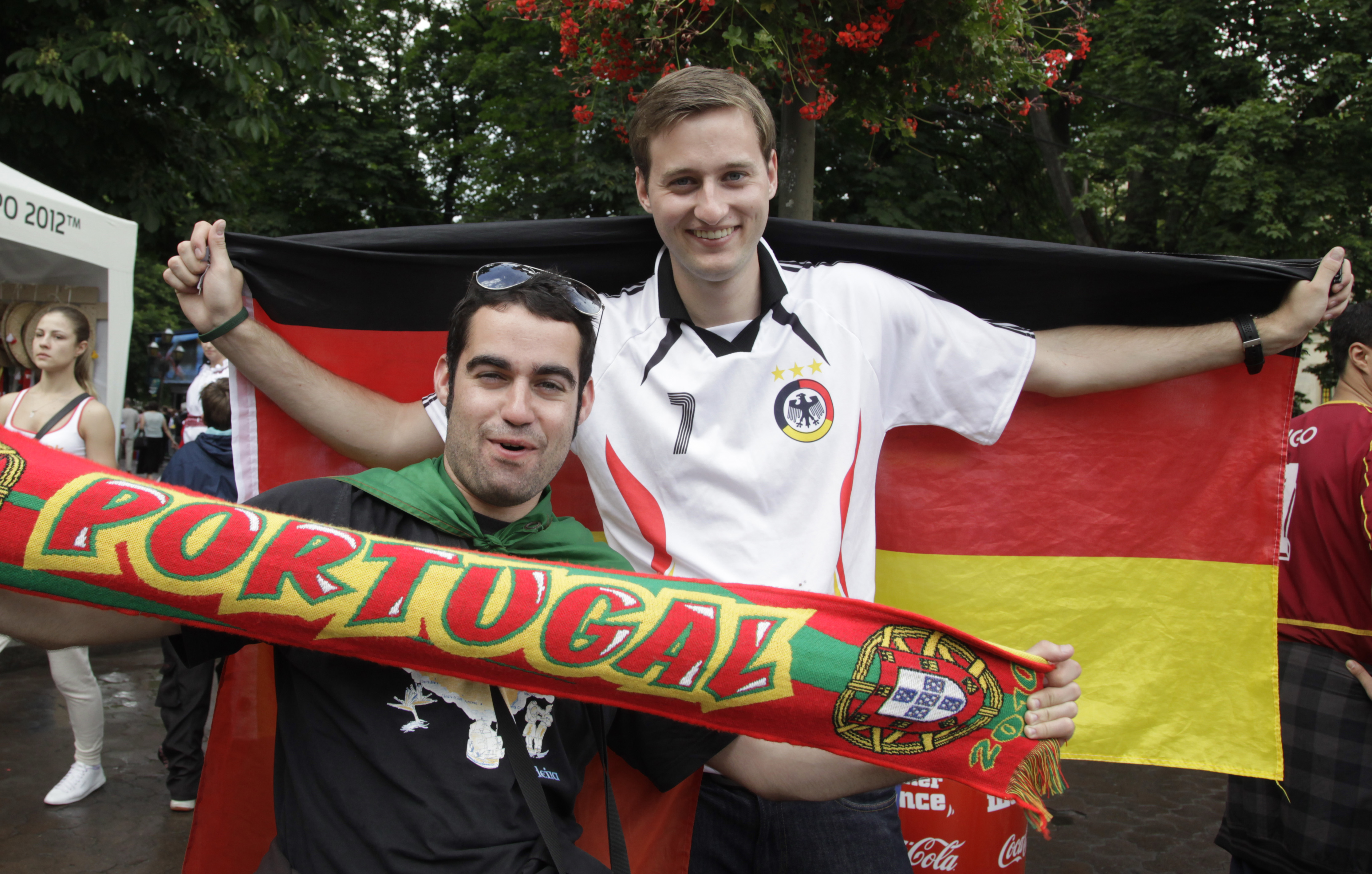 Fansen är laddade inför holmgången mellan Tyskland och Portugal.