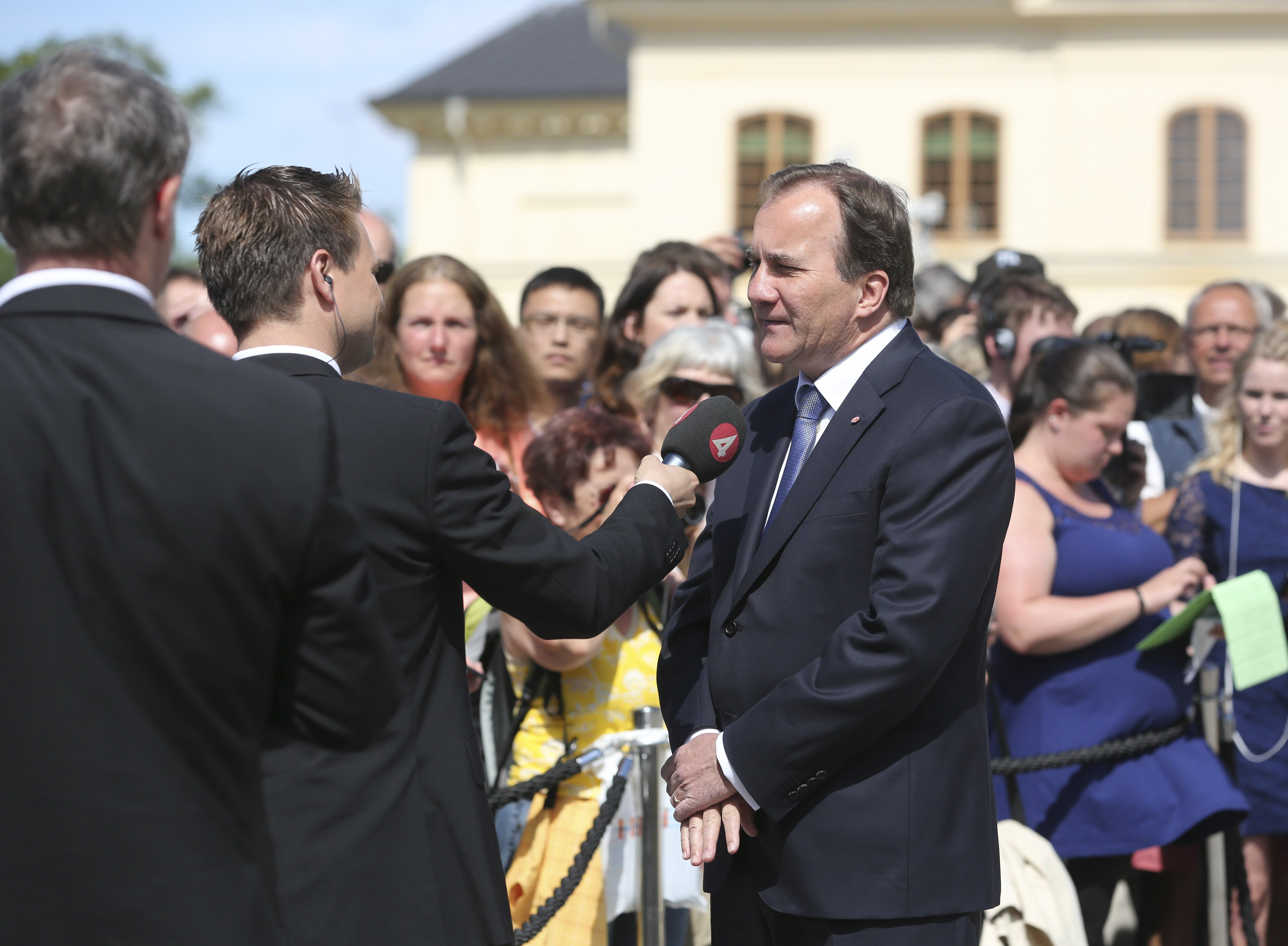 Stefan Löfven intervjuas. Stefan Löfven intervjuas.