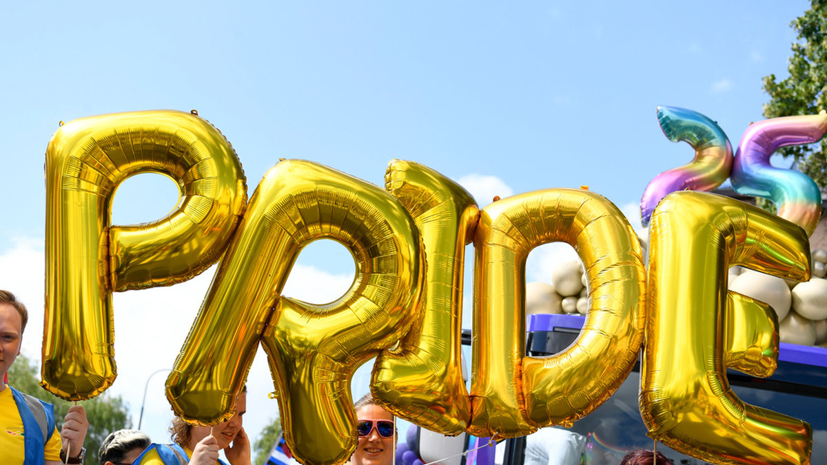 Inför start av Prideparaden i Stockholm på lördagen.