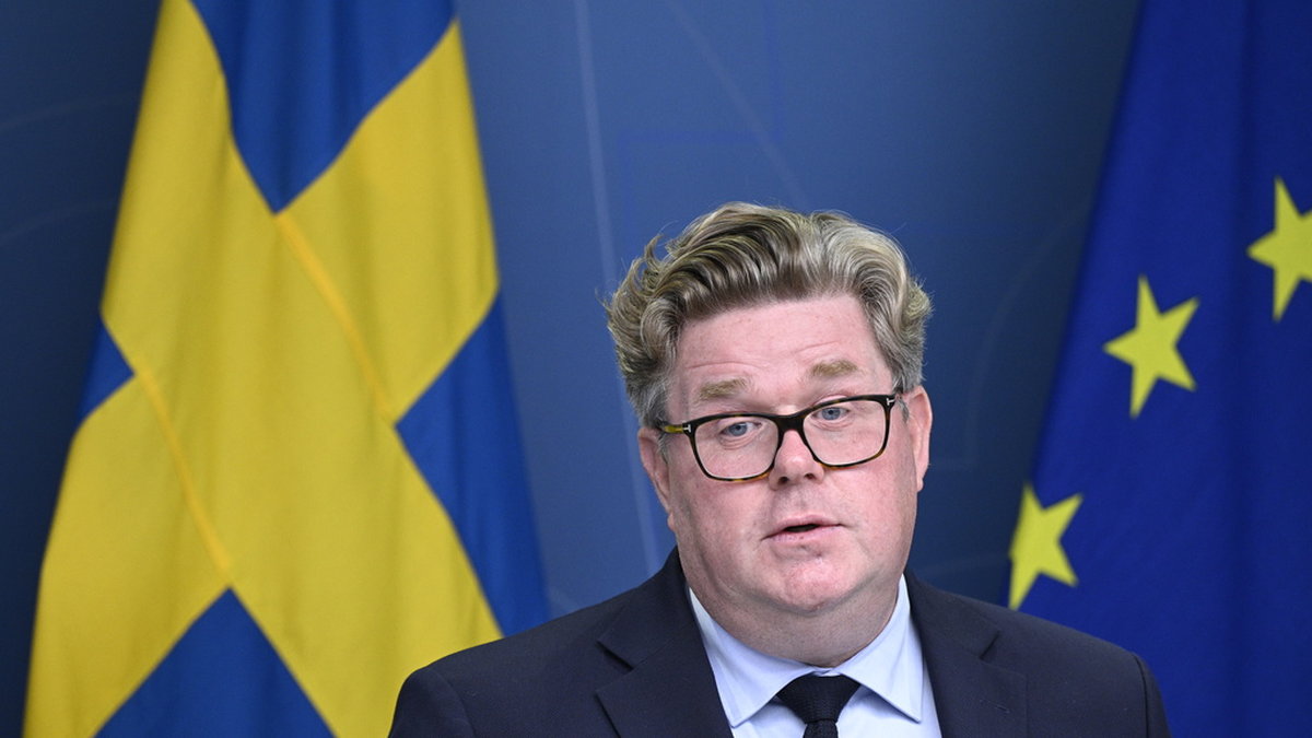 Justitieminister Gunnar Strömmer vid fredagens pressträff.