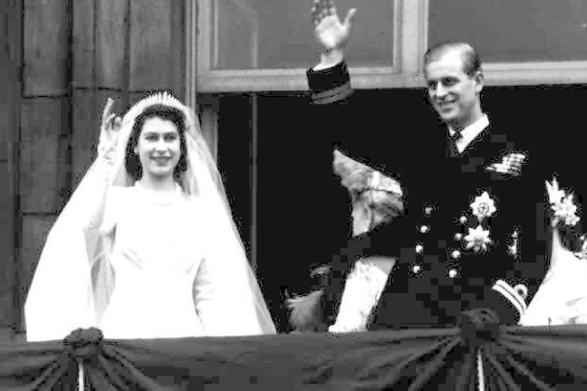20 november 1947, drottningen gifter sig med Prince Philip.  21 år senare hamnar trosan i fel händer.