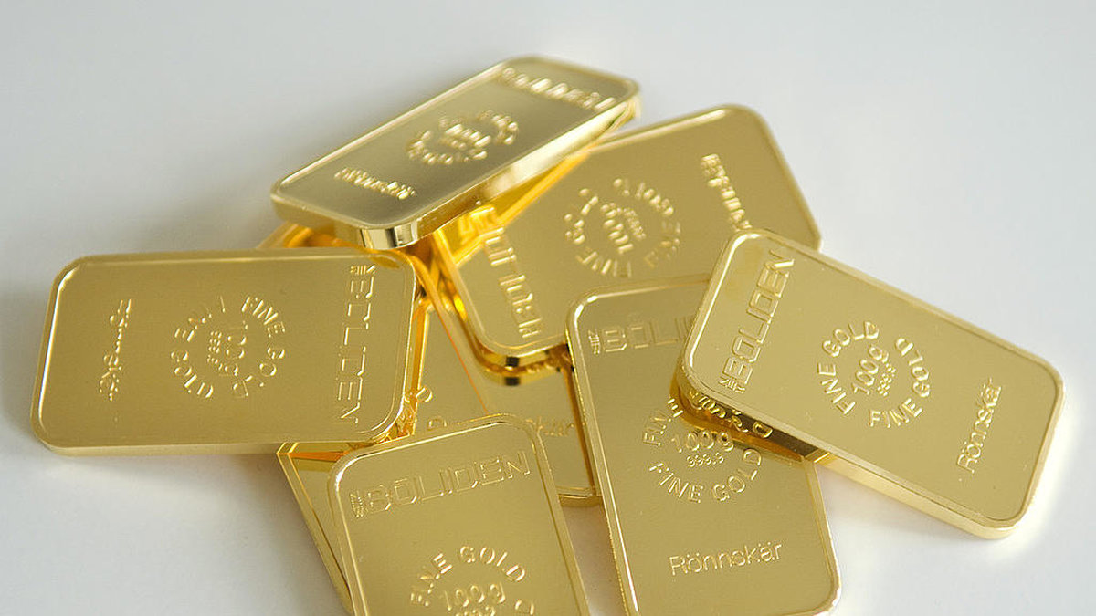 Han satsade pengarna på att transportera hem 200 kilo guld som en kvinna tipsat honom om. 