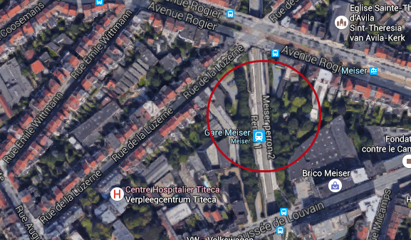 Det är området runt Meiser i Shaerbeek som en polisinsats har skett och där minst tre explosioner har hörts.