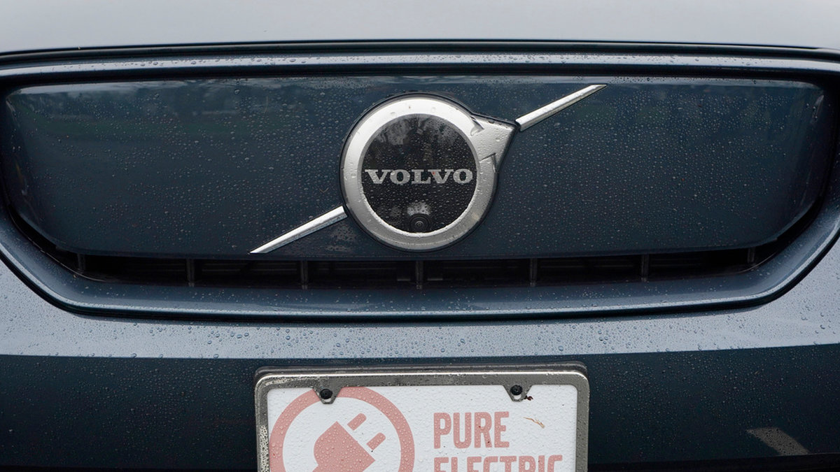 Ökad efterfrågan på Volvo Cars elbilar, som Volvo XC40, bidrar till försäljningsökning för den Göteborgsbaserade biltillverkaren. Arkivbild