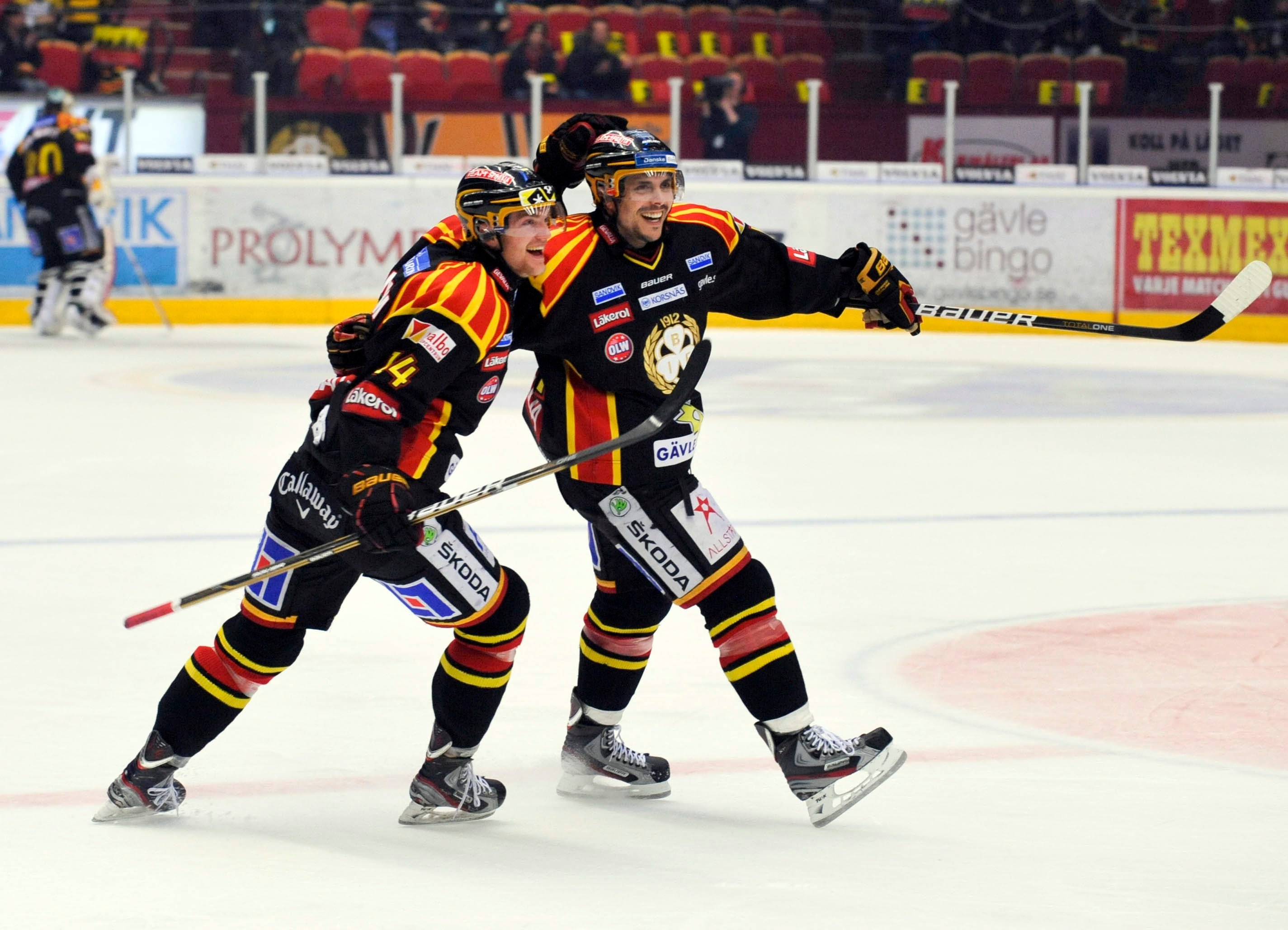 Brynäs vann den första kvartsfinalmatchen med 3-1.