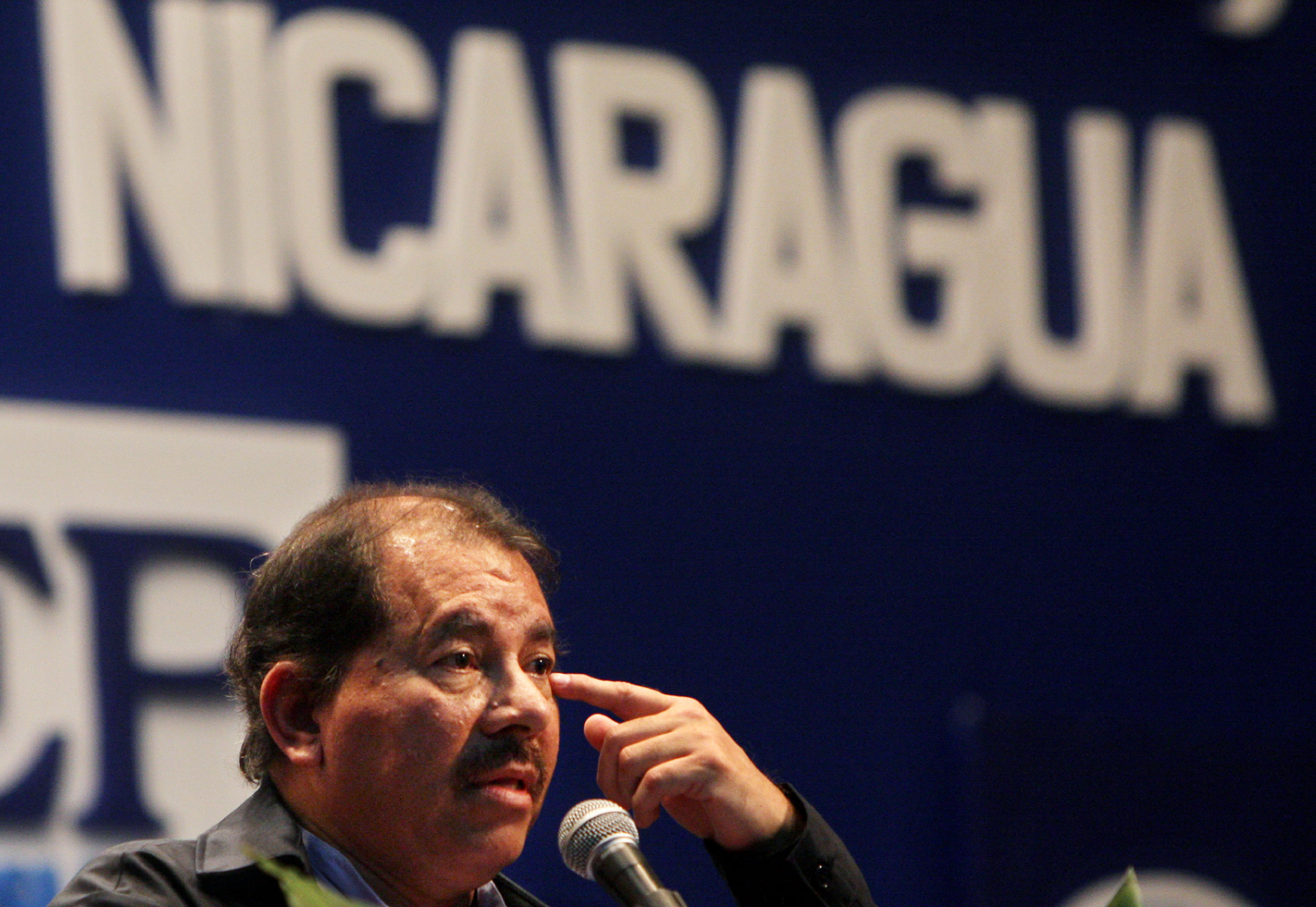 Sandinisternas president Daniel Ortega kallar Khaddafi för bror och vän.