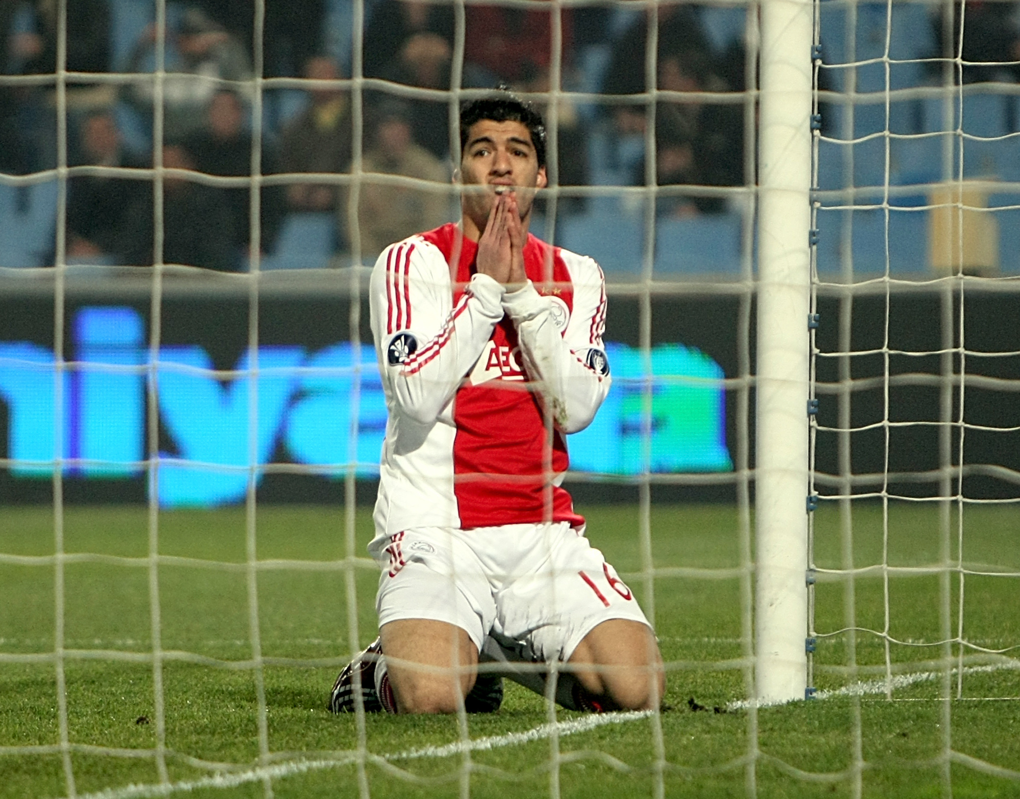 Luis Saurez ser ut att bli kvar i Ajax.