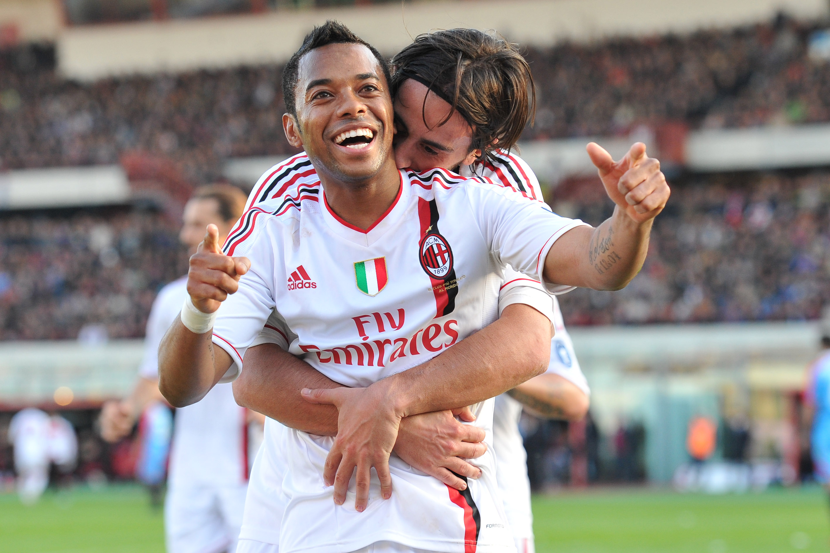 Robinho blev Milans ende målskytt när laget oväntat tappade poäng.