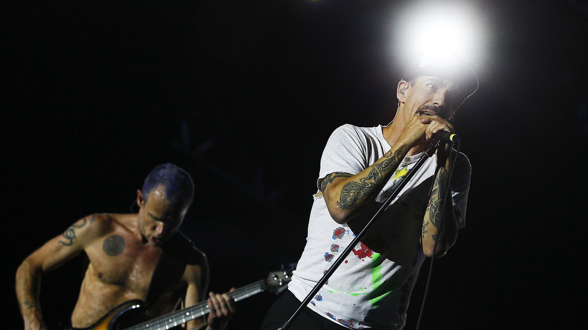 Red Hot Chili Peppers gillar tydligen underkläder trots allt.