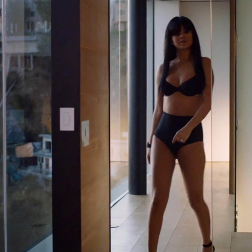Selena Gomez i smygtitten av "Hands to myself". Selena Gomez i smygtitten av "Hands to myself".